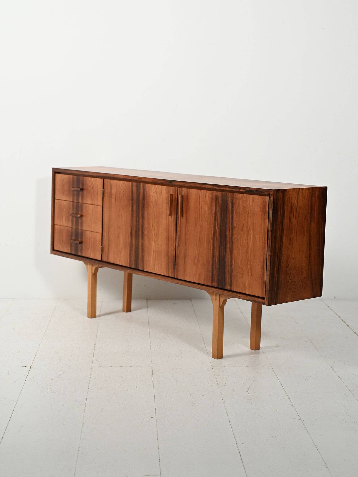 Buffet scandinave en palissandre