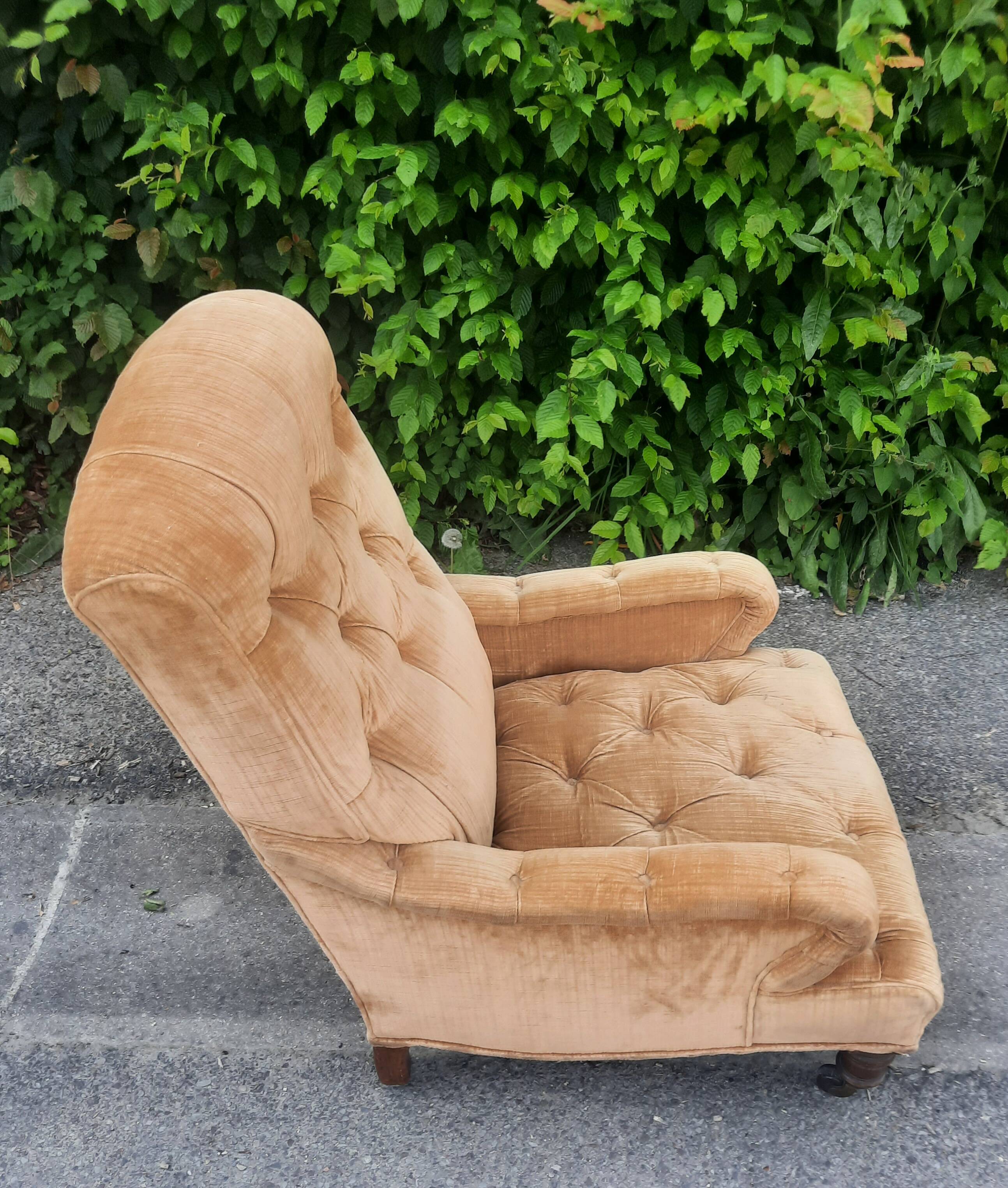 Large padded toad armchair