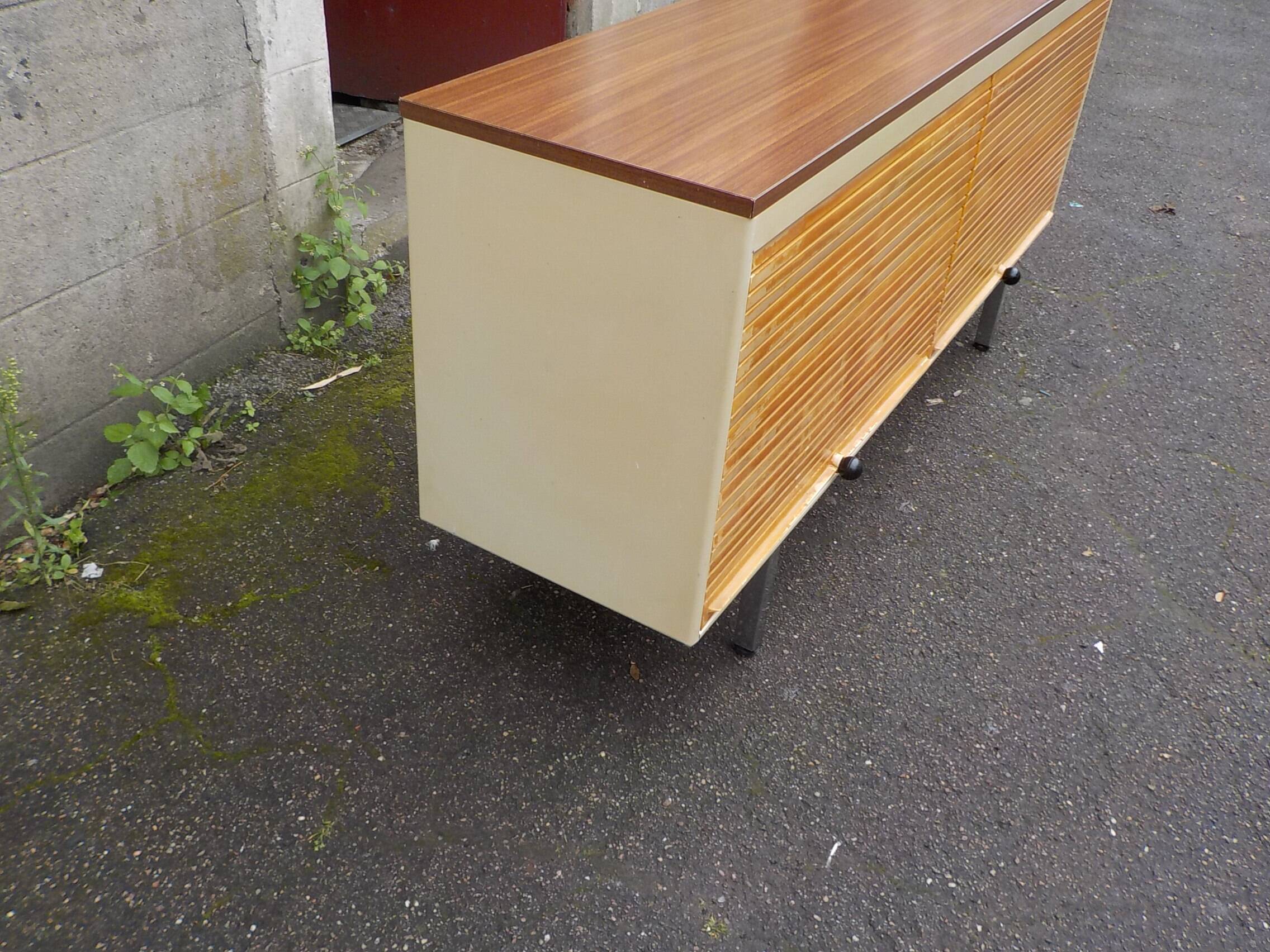 Enfilade strafor brun clair a rideaux buffet bas
