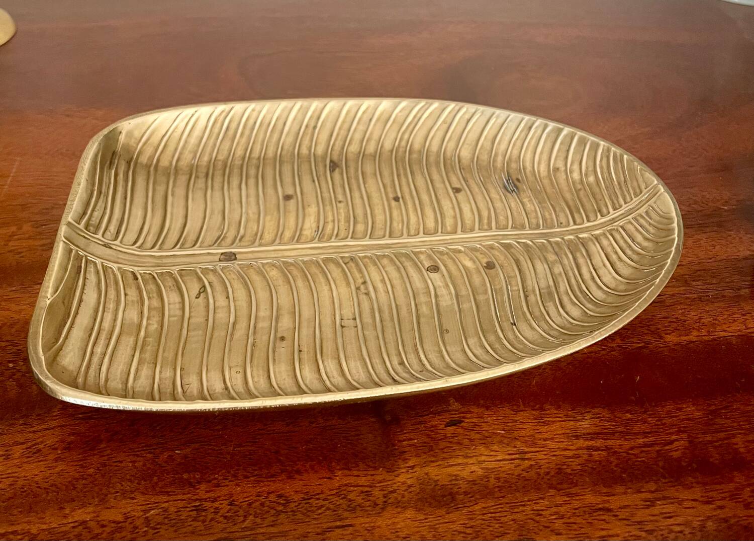 Vintage solid brass leaf pocket 20cm