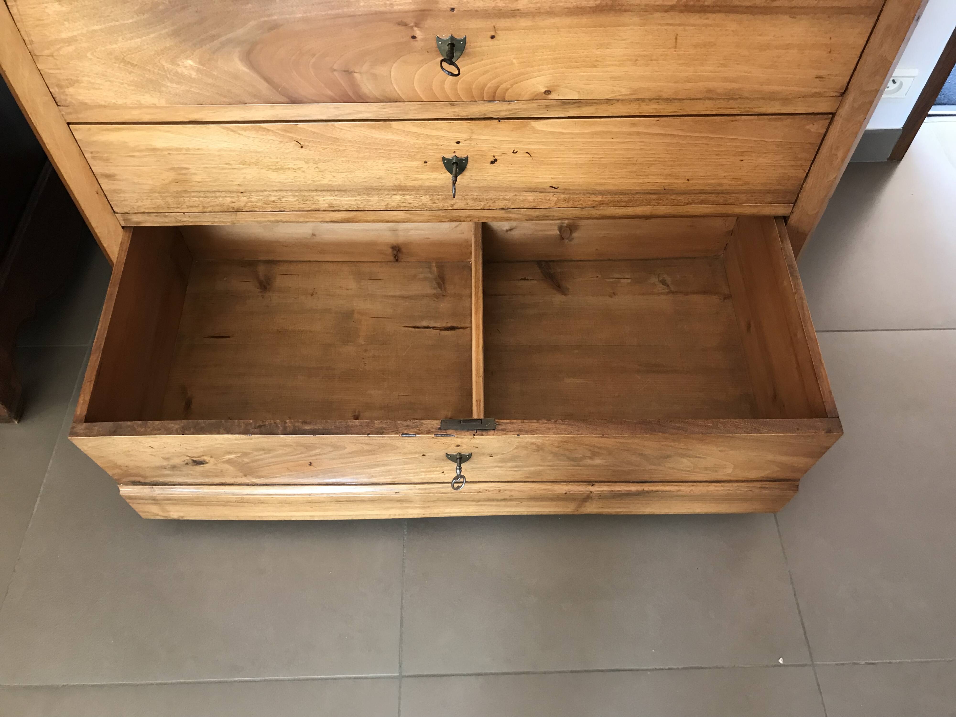 Commode louis philippe en noyer