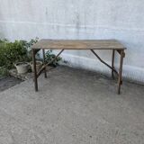 Folding table