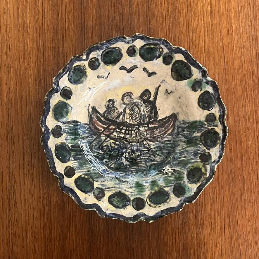 Splendid ceramic plate by Alice Colonieu.