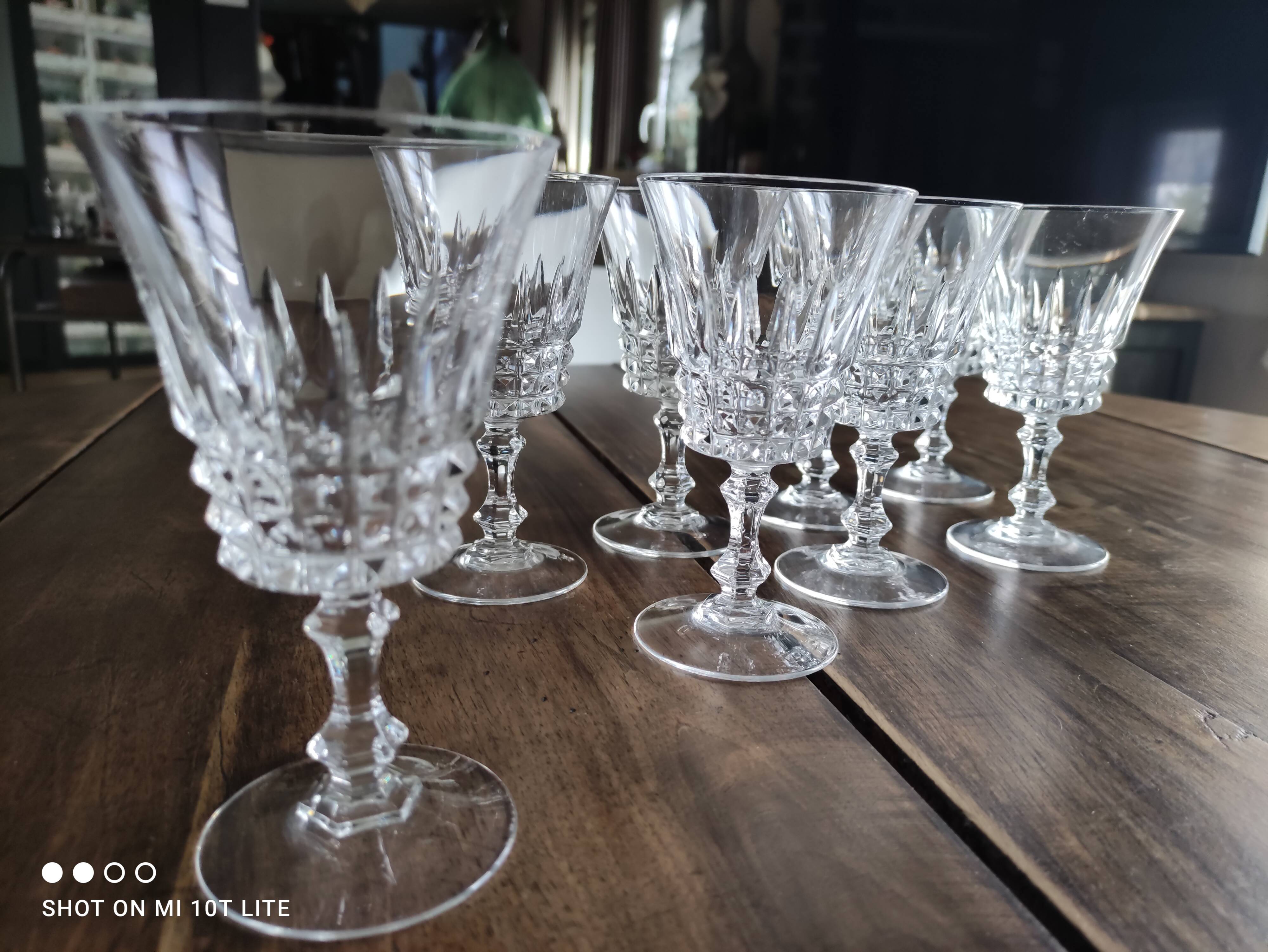 Set of 8 white wine glasses small capacity in antique chiseled crystal