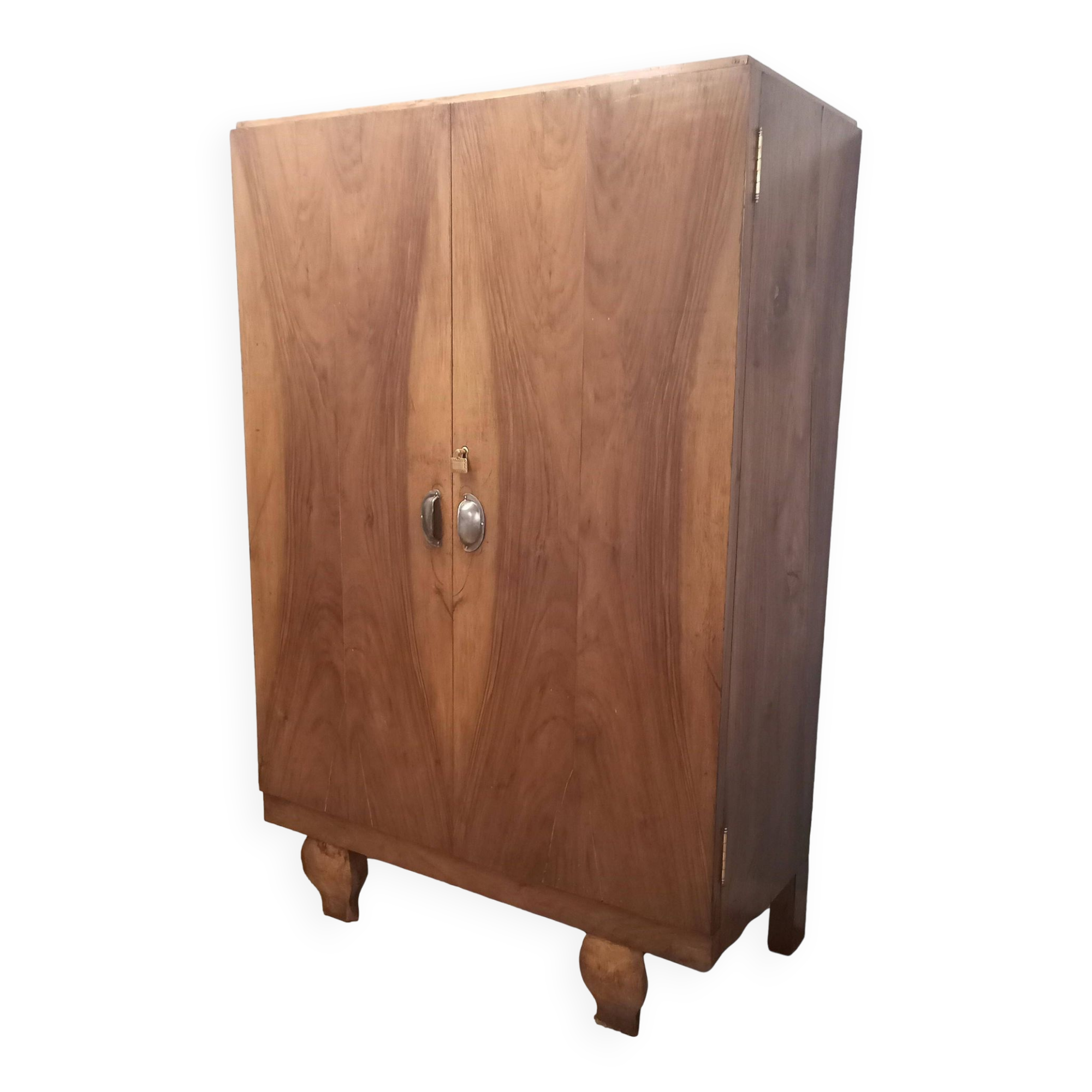 Armoire en noyer italien 1920