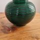Vase en faïence émaillé vert