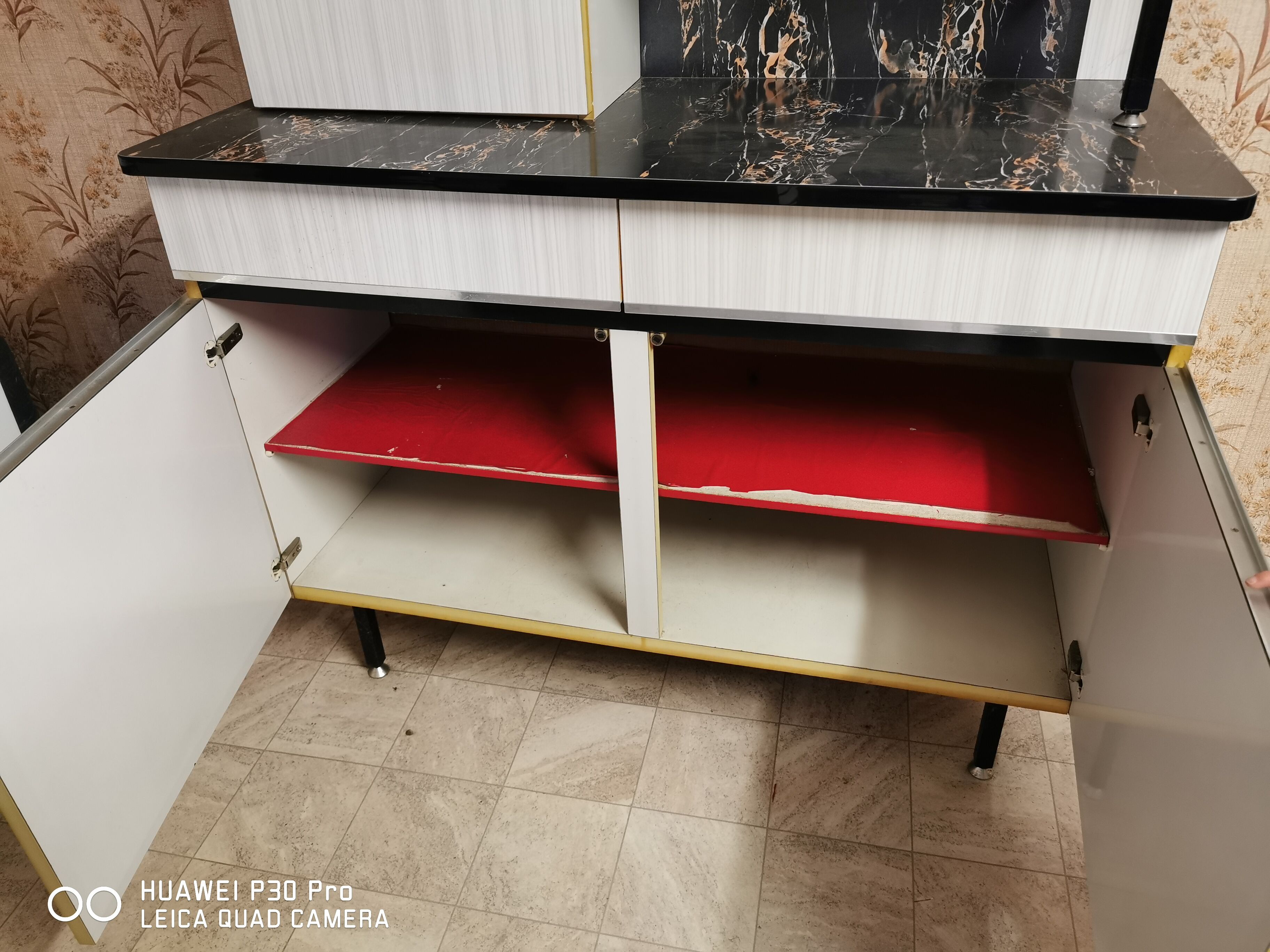 Buffet formica marble effect