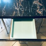 Dining table and 4 formica chairs