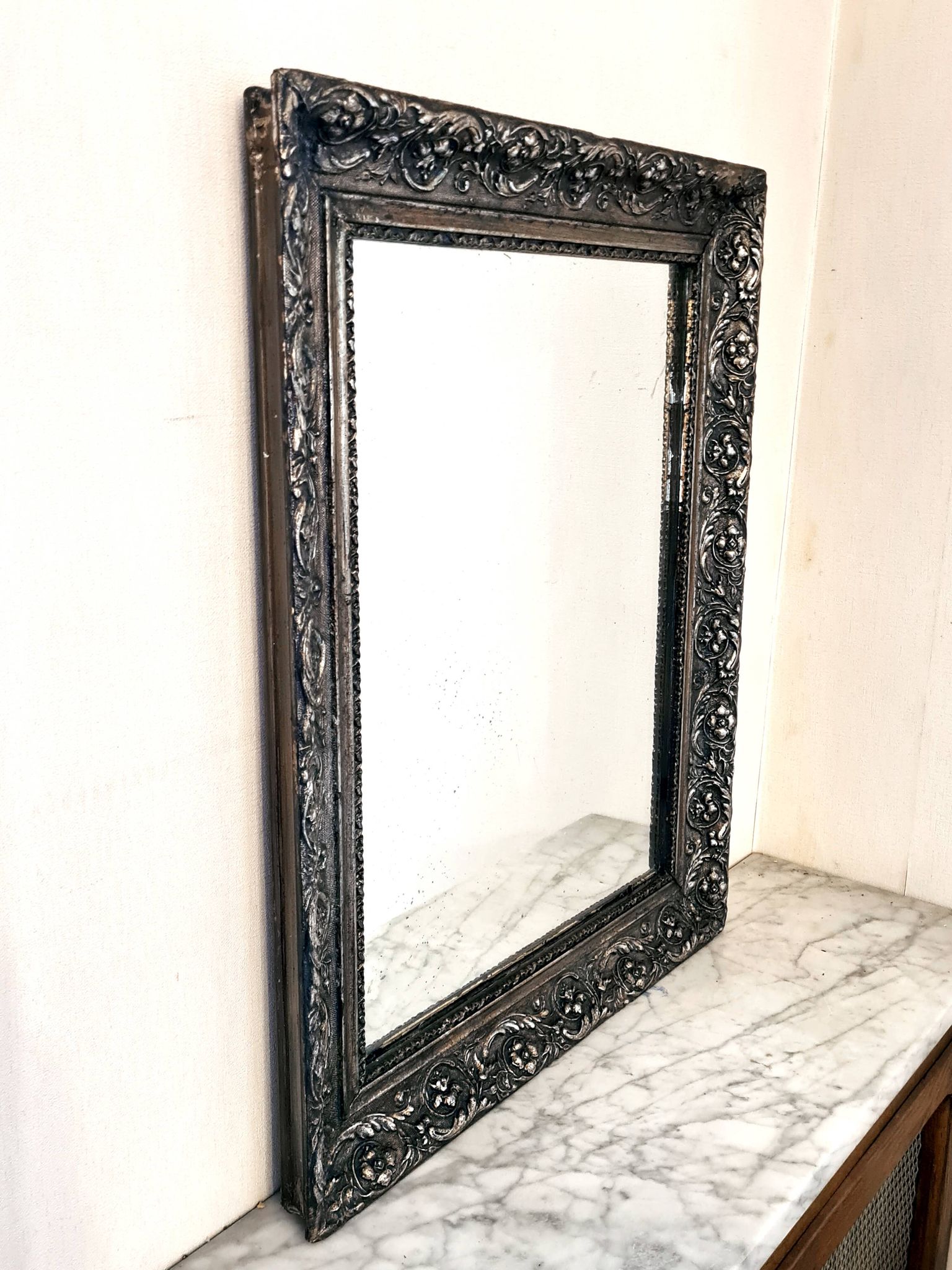 Antique silvered mirror "Barthélémy" – elegance and poetry of time