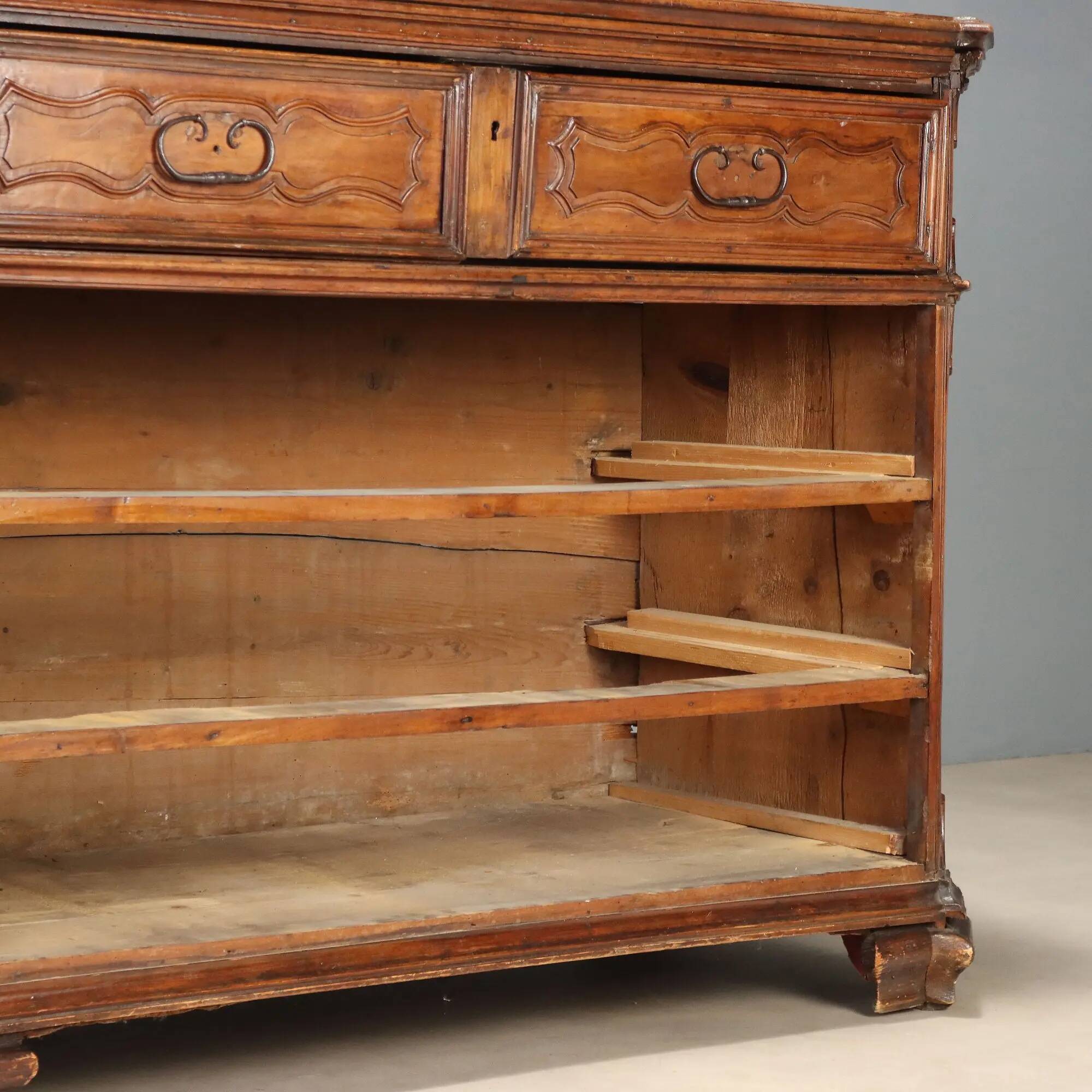 Antique baroque walnut commode, Italy, 18th century
