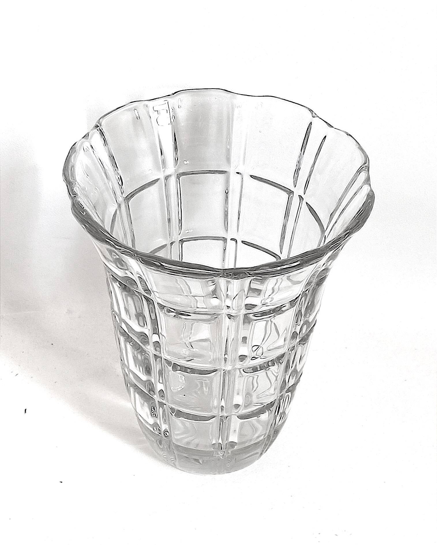 Large chiseled crystal vase from the 60s Height 25.5 cm