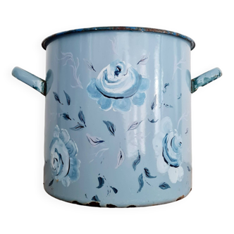 Cache pot en tôle émaillée bleu avec fleurs peintes