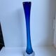 Vase soliflore en verre bleu roi années 70