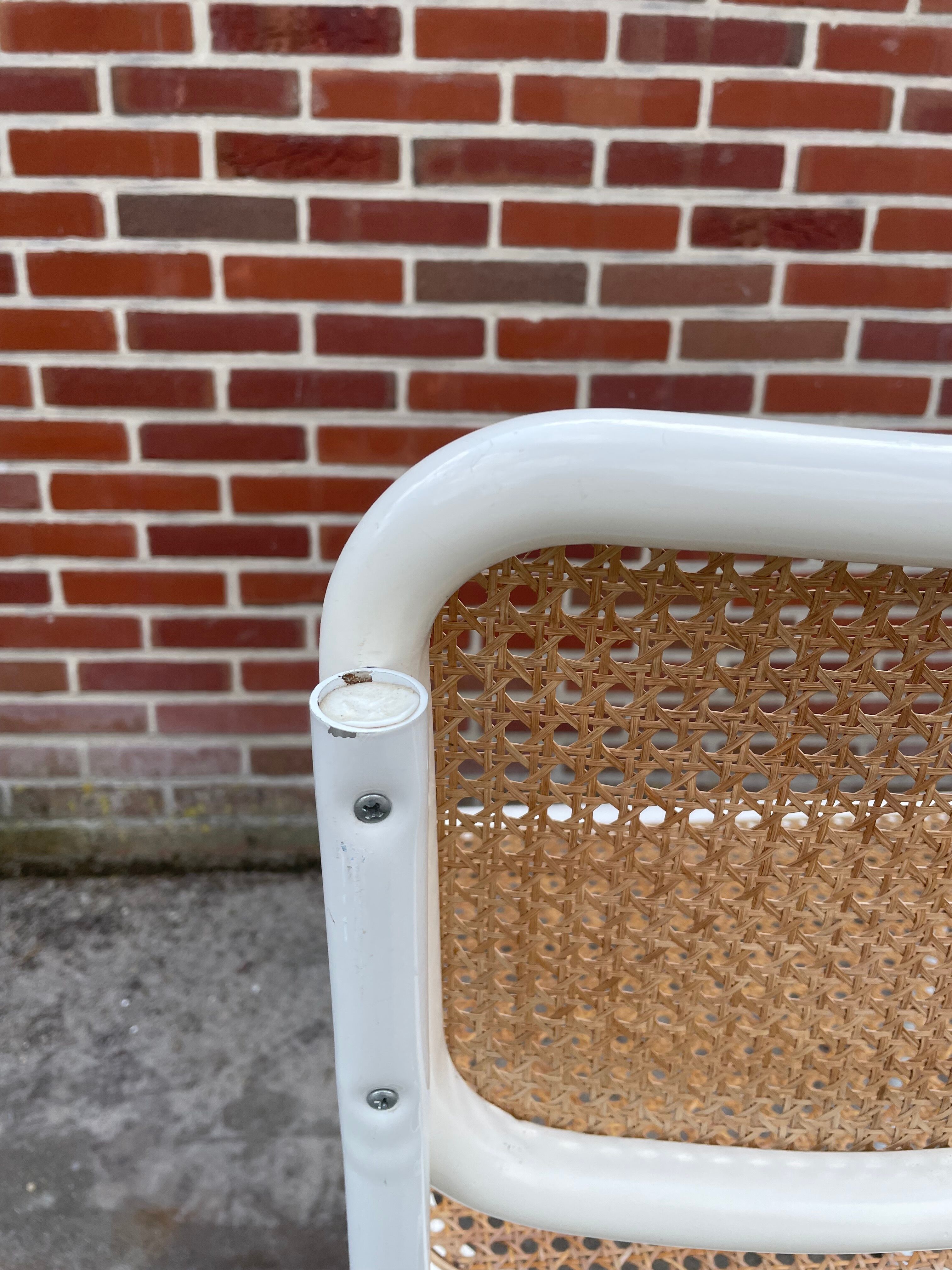 Cesca design chair b32 model in white design