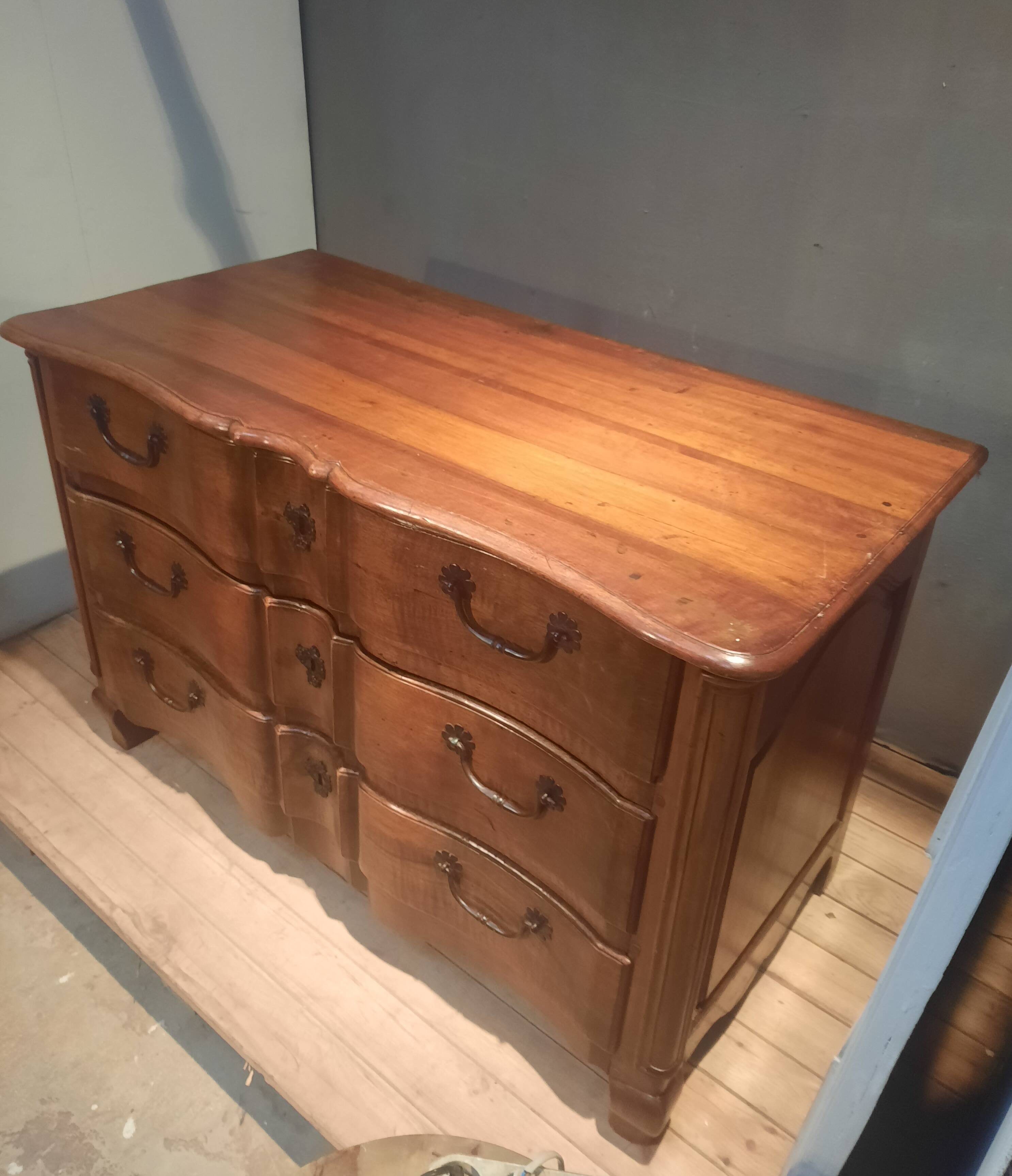 Crossbow chest of drawers from the 18th century