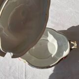 Set of dishes, soup tureen and sauceboat