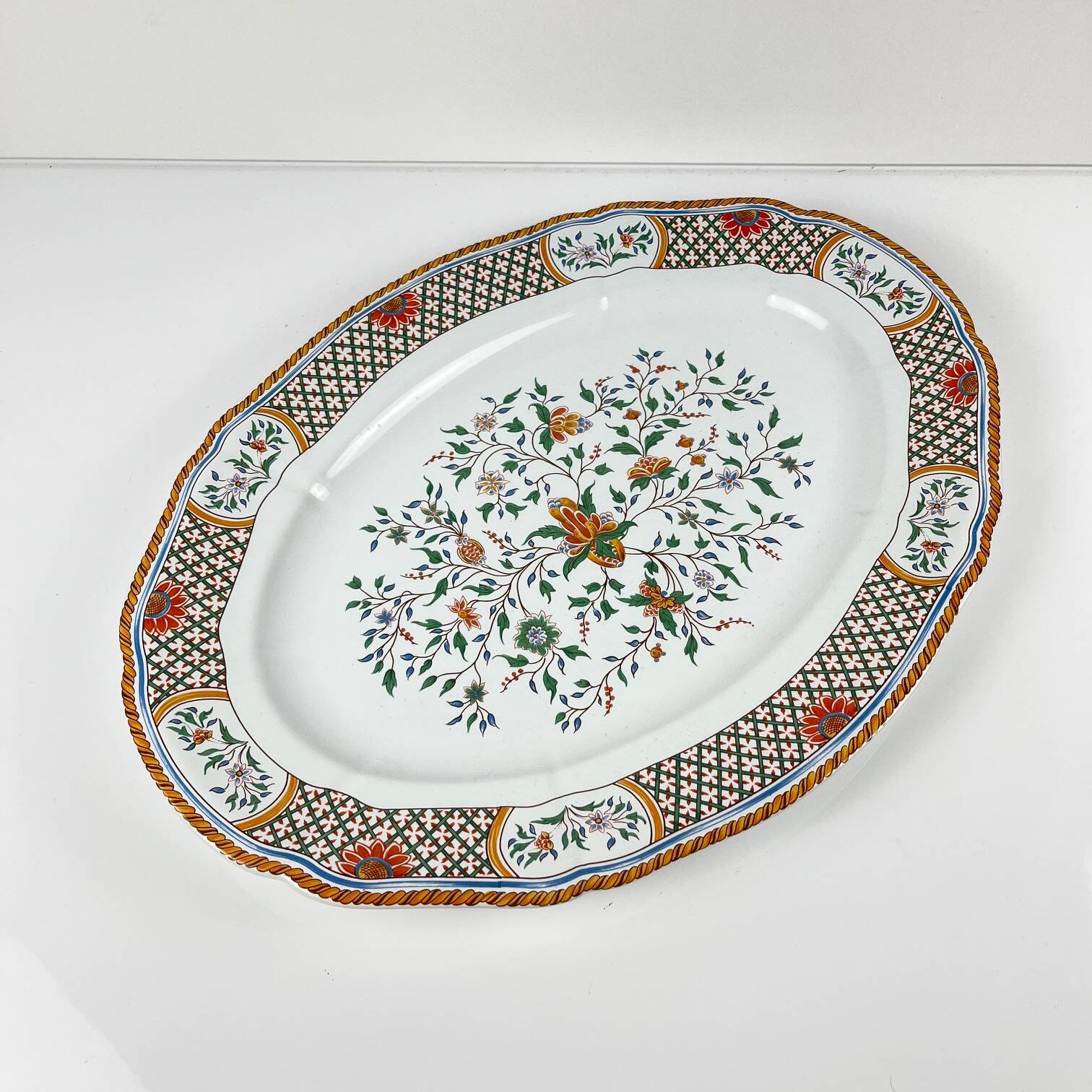 Large oval dish Gien model Rouen Sainfoin, 1990