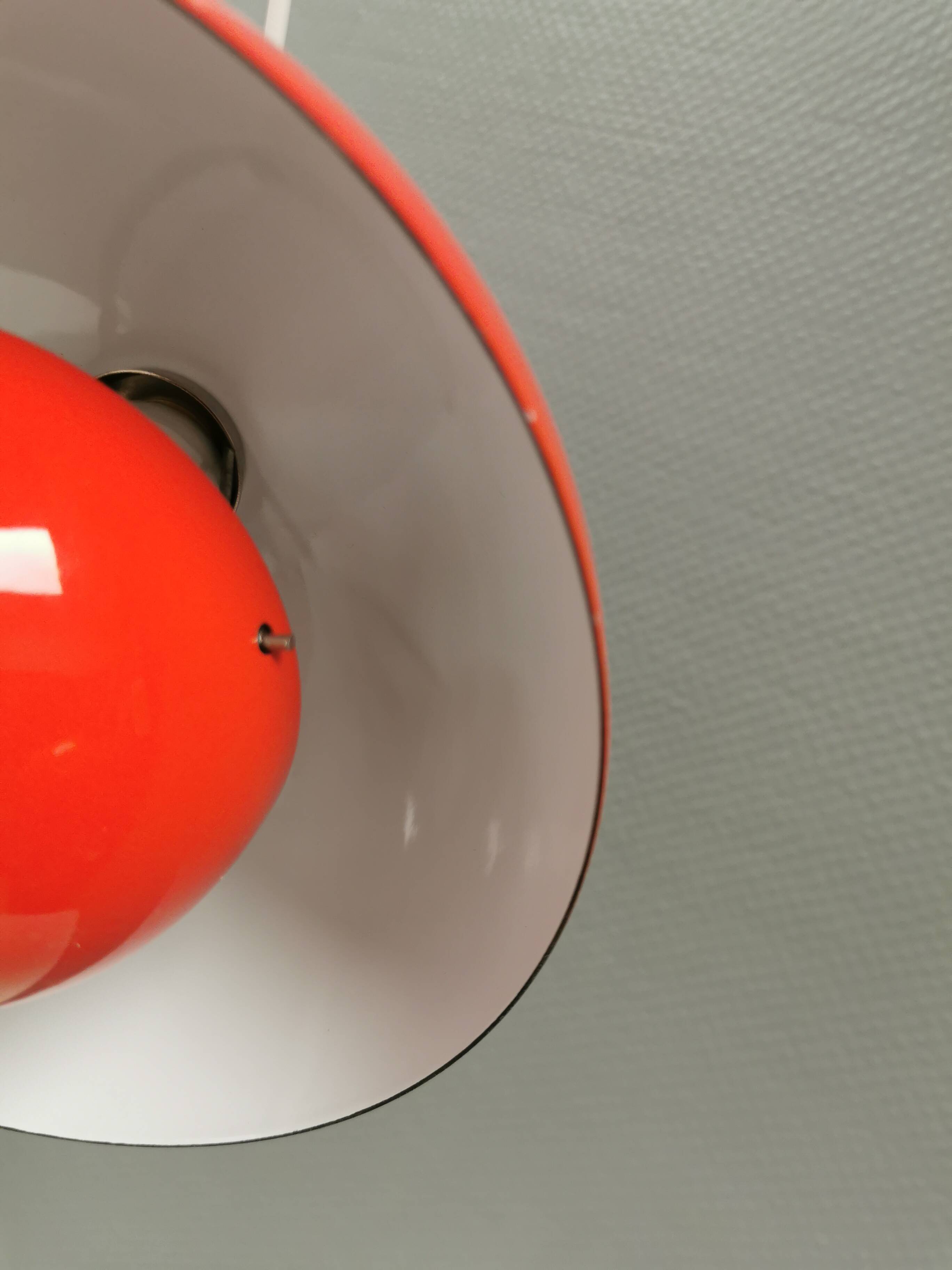 Suspension Flowerpot vp1 originales, conçue par Verner Panton.