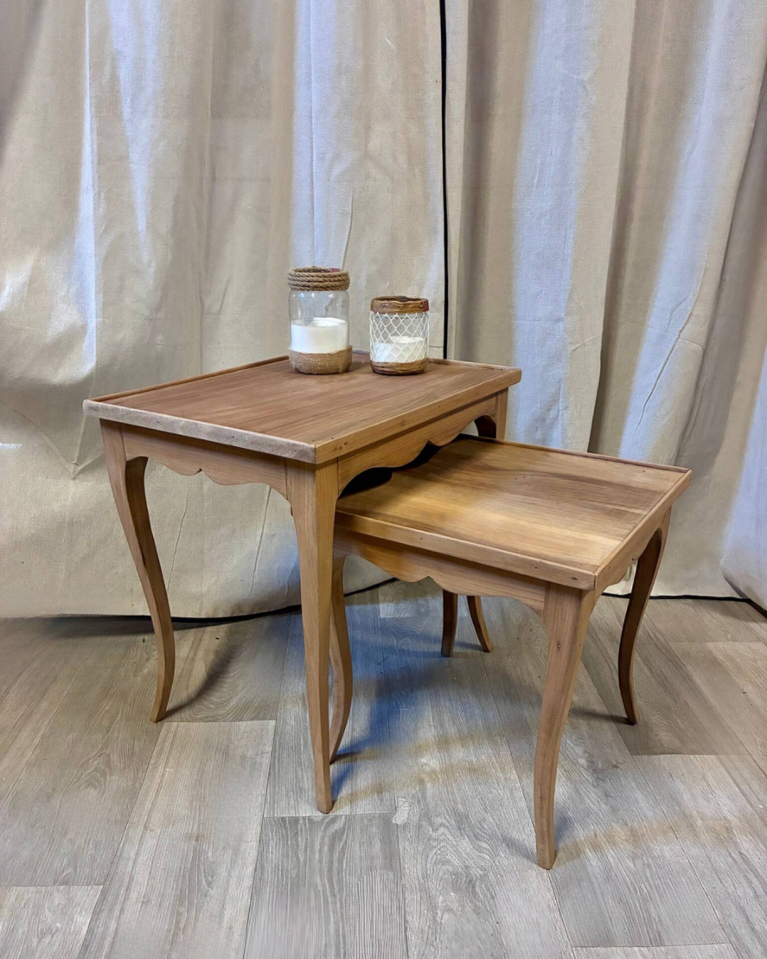 Tables gigognes