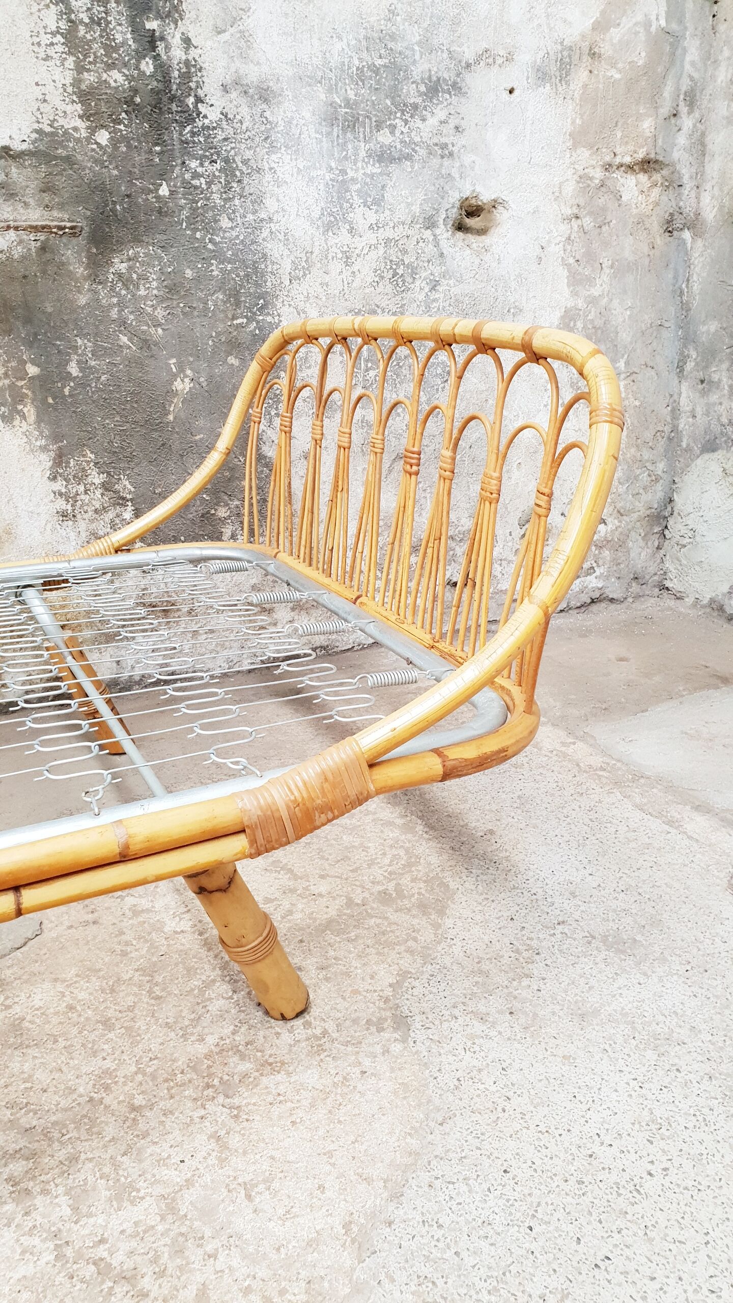 Lit rotin vintage