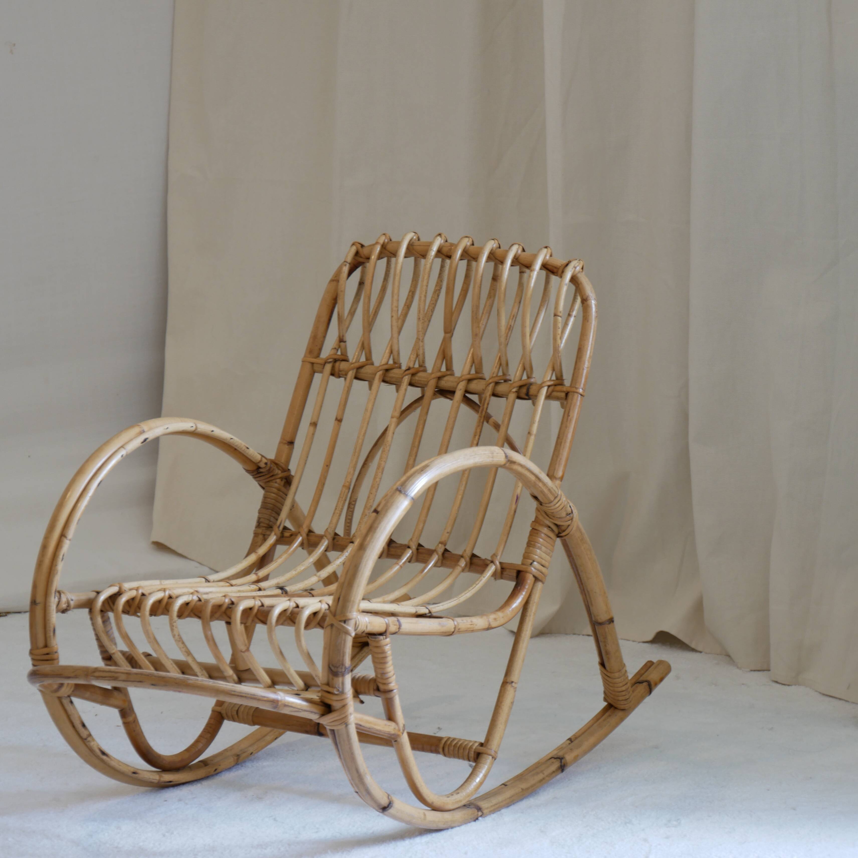 VINTAGE RATTAN ROCKING CHAIR