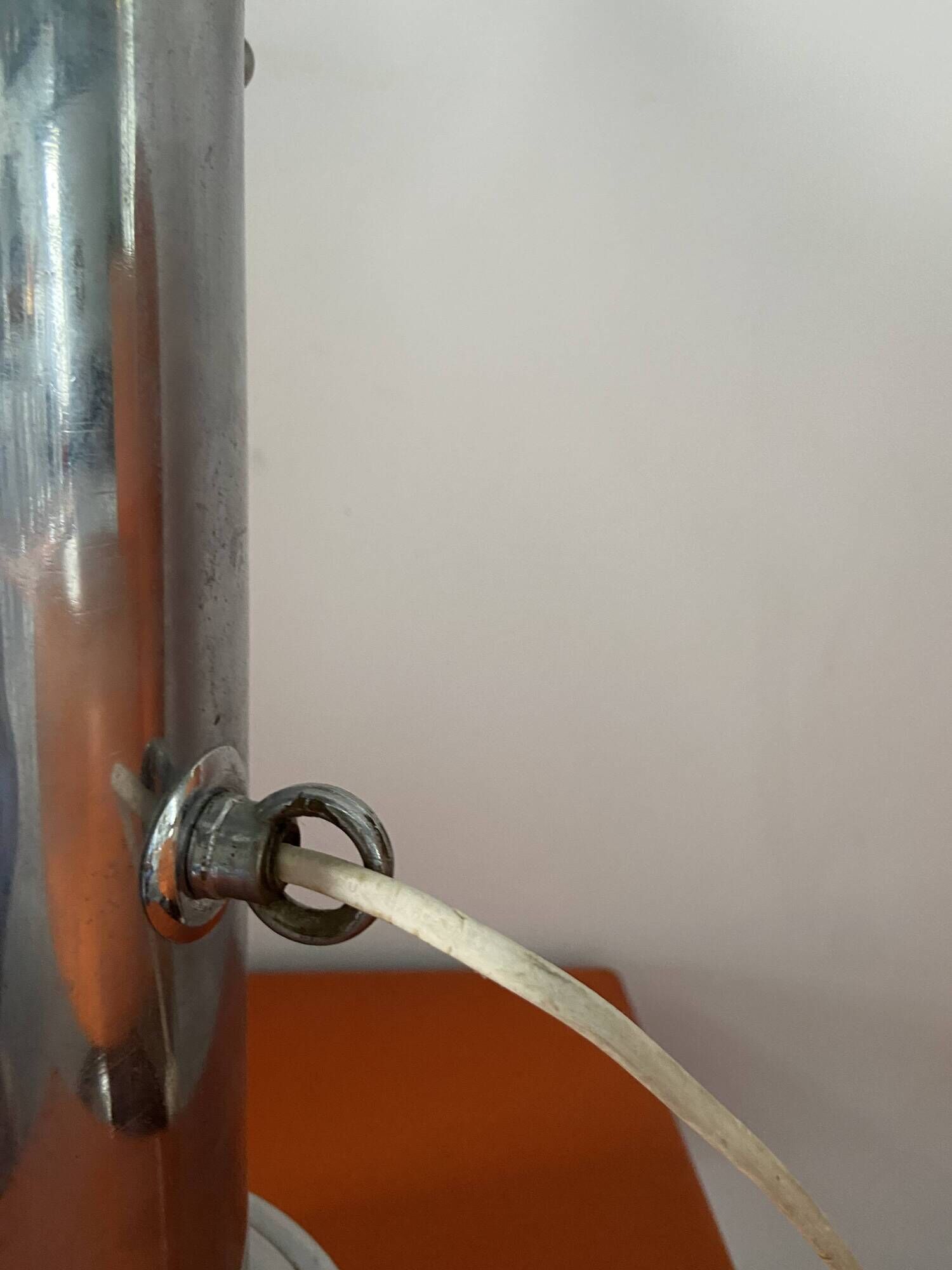 Table lamp