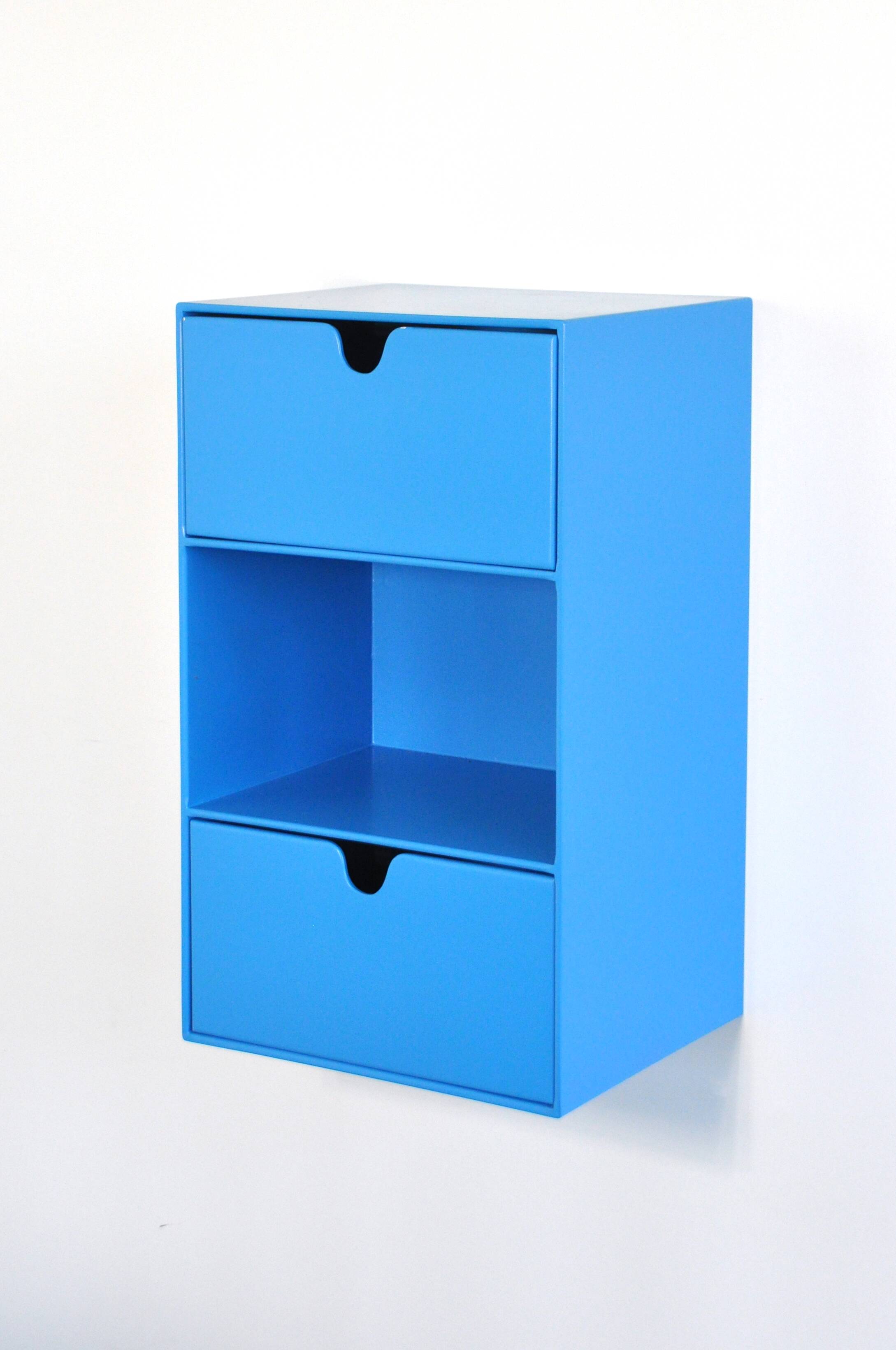 Wall-mounted cabinet in Trespa