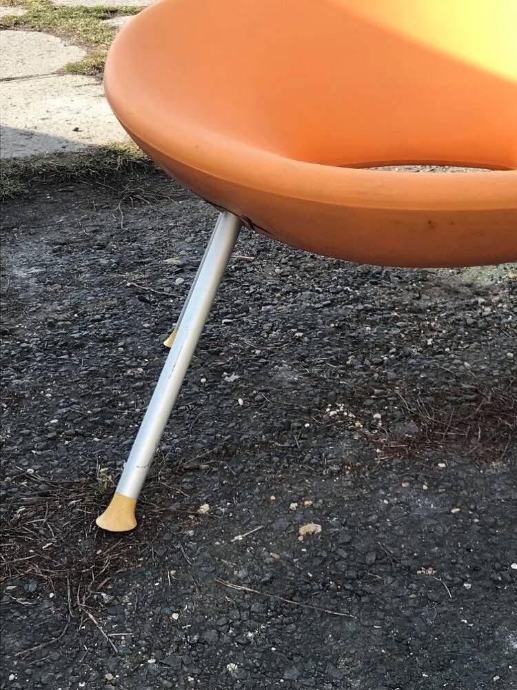 Chaise Ploof orange en plastique par Philippe Starck pour Kartell, pieds aluminium poli