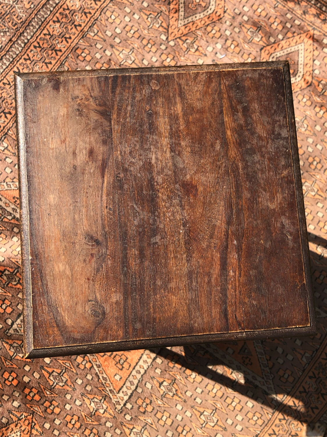 Library cabinet / rotating cd