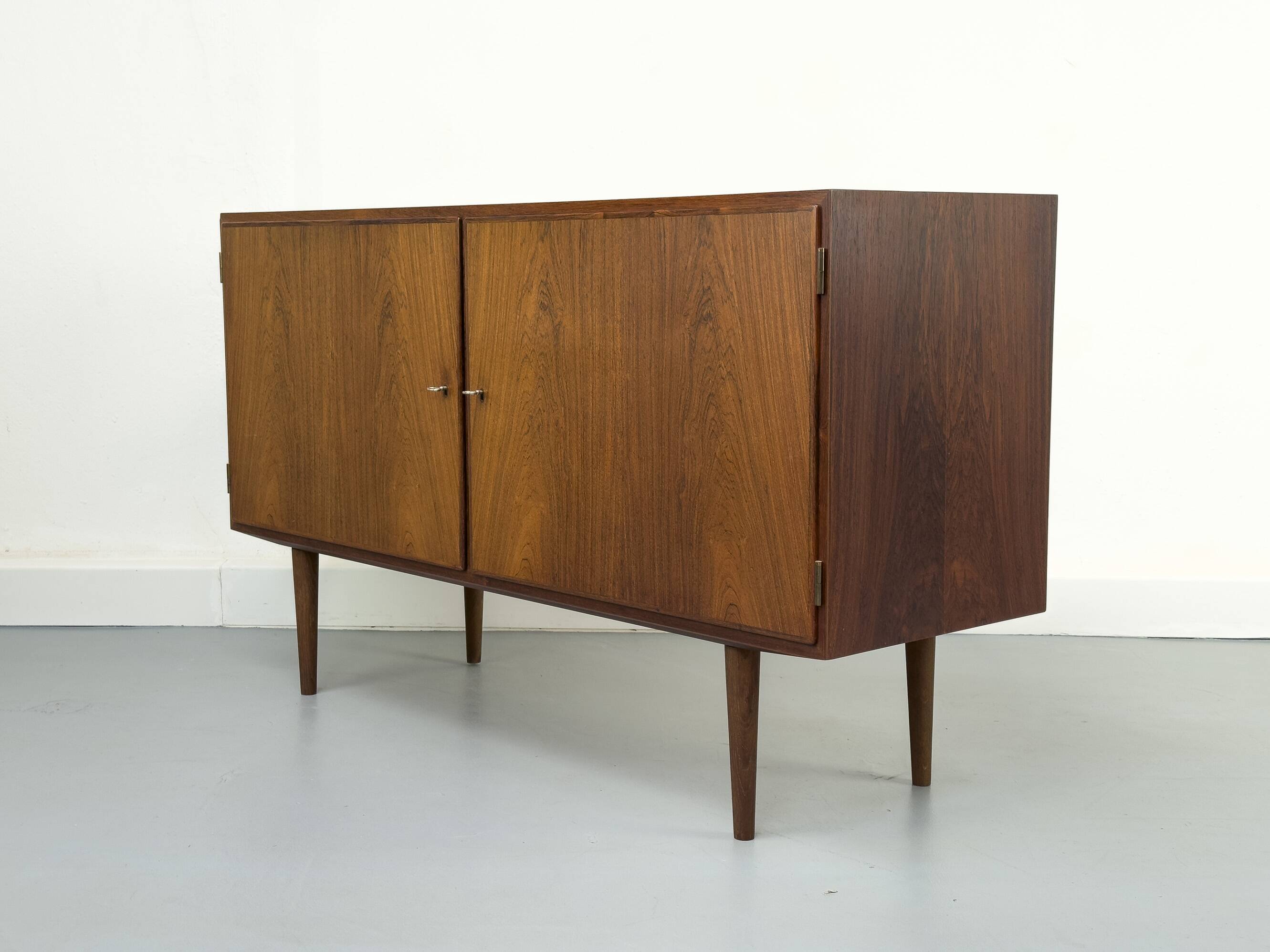 Buffet danois par Carlo Jensen pour Hundevad & Co., années 1960
