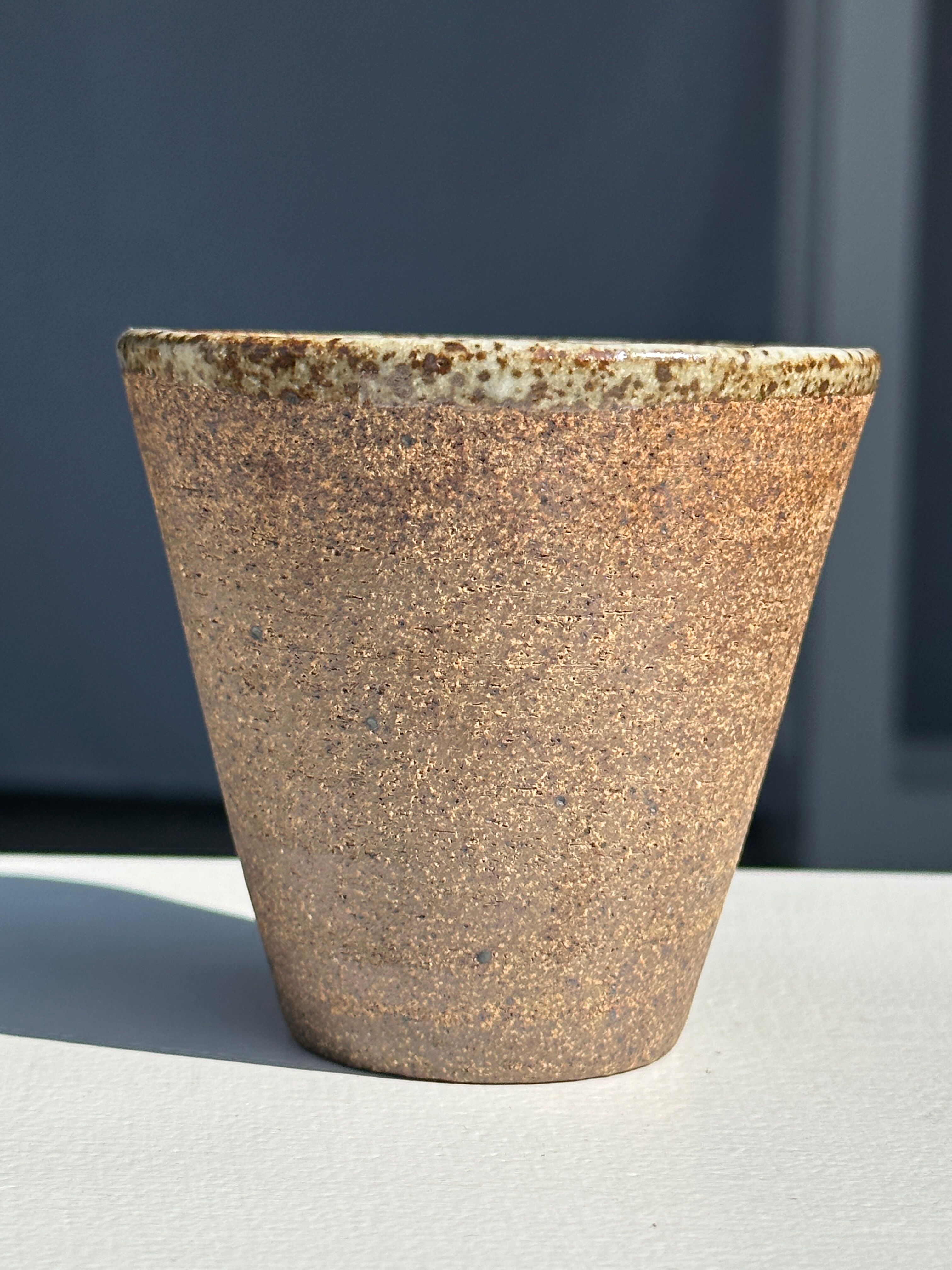 Lot de 2 tasses en céramique indonésienne (mat brun)