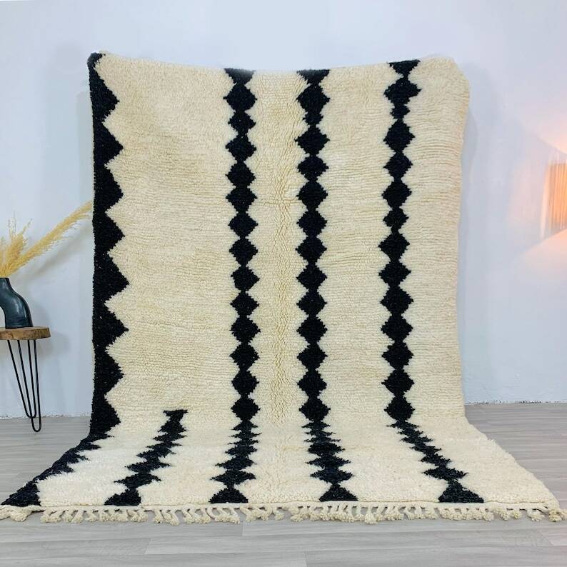 Handmade Moroccan rug in wool 250cm x 150cm