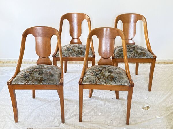 Table extensible et 4 chaises en merisier