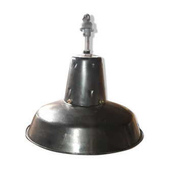 Suspension industrielle atelier