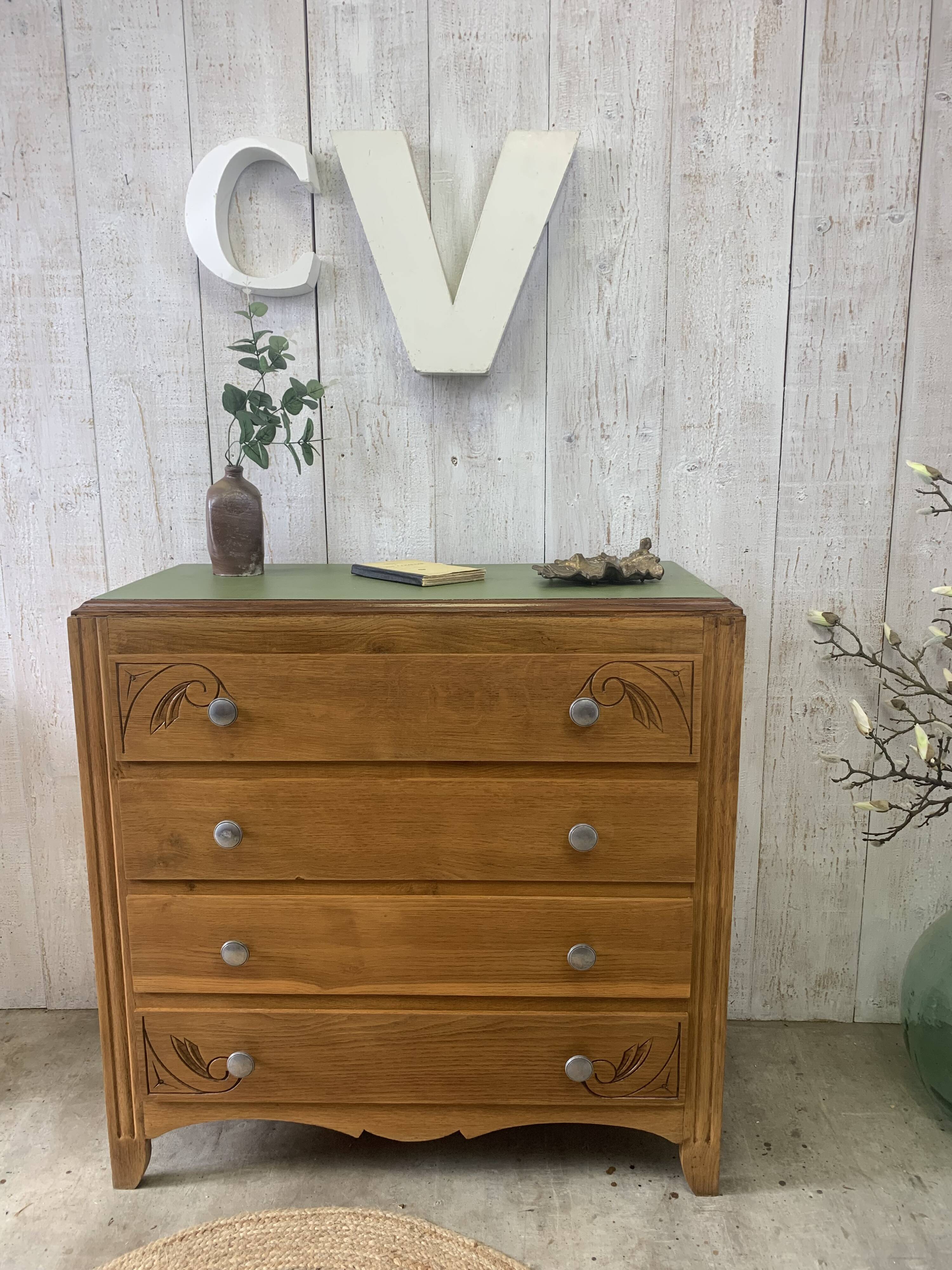 Vintage chest of drawers