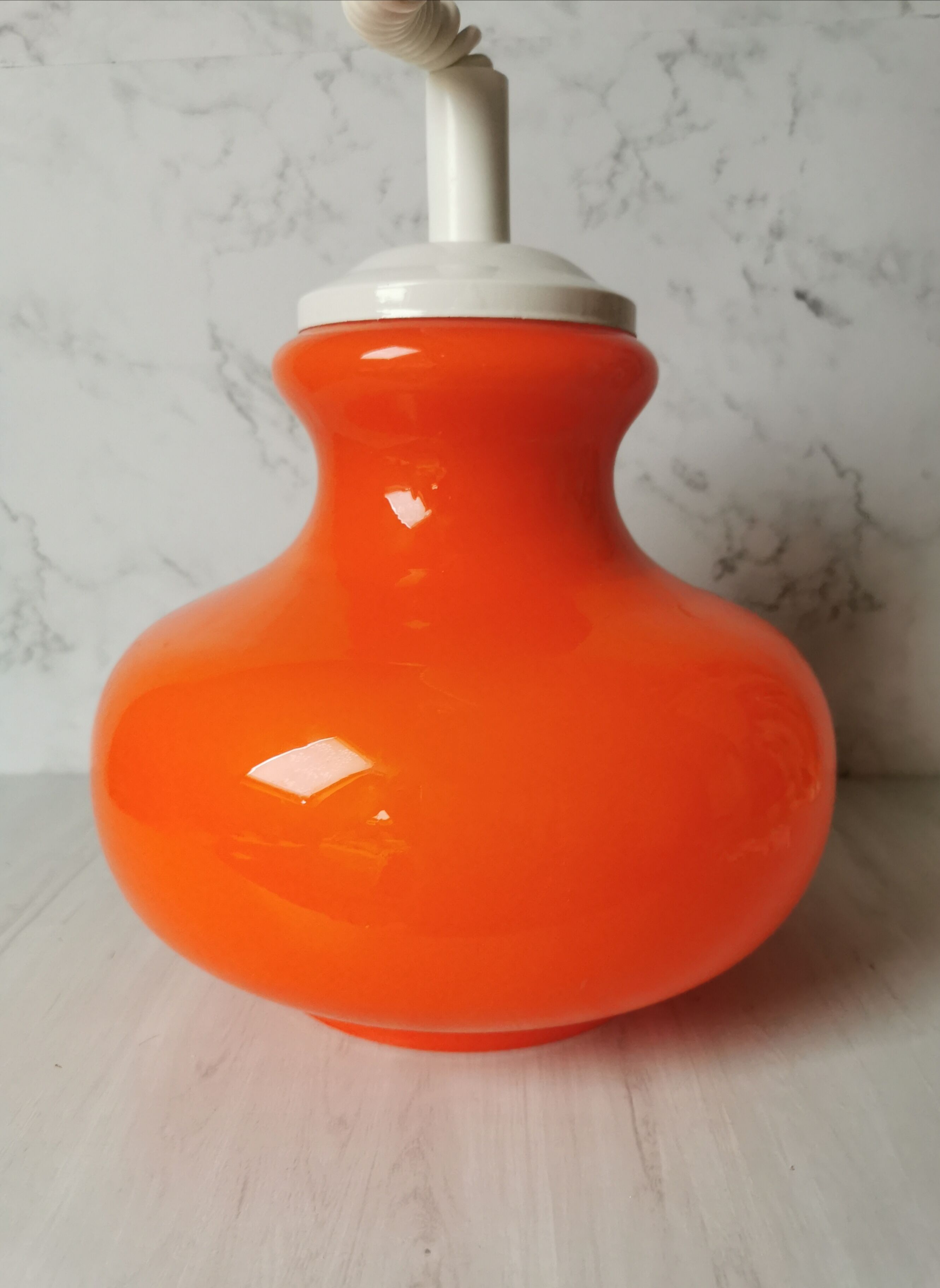Vintage suspension 70 orange opaline