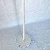 Standing lamppost