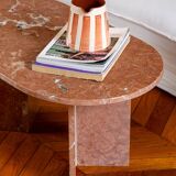 Table ovale en marbre corail
