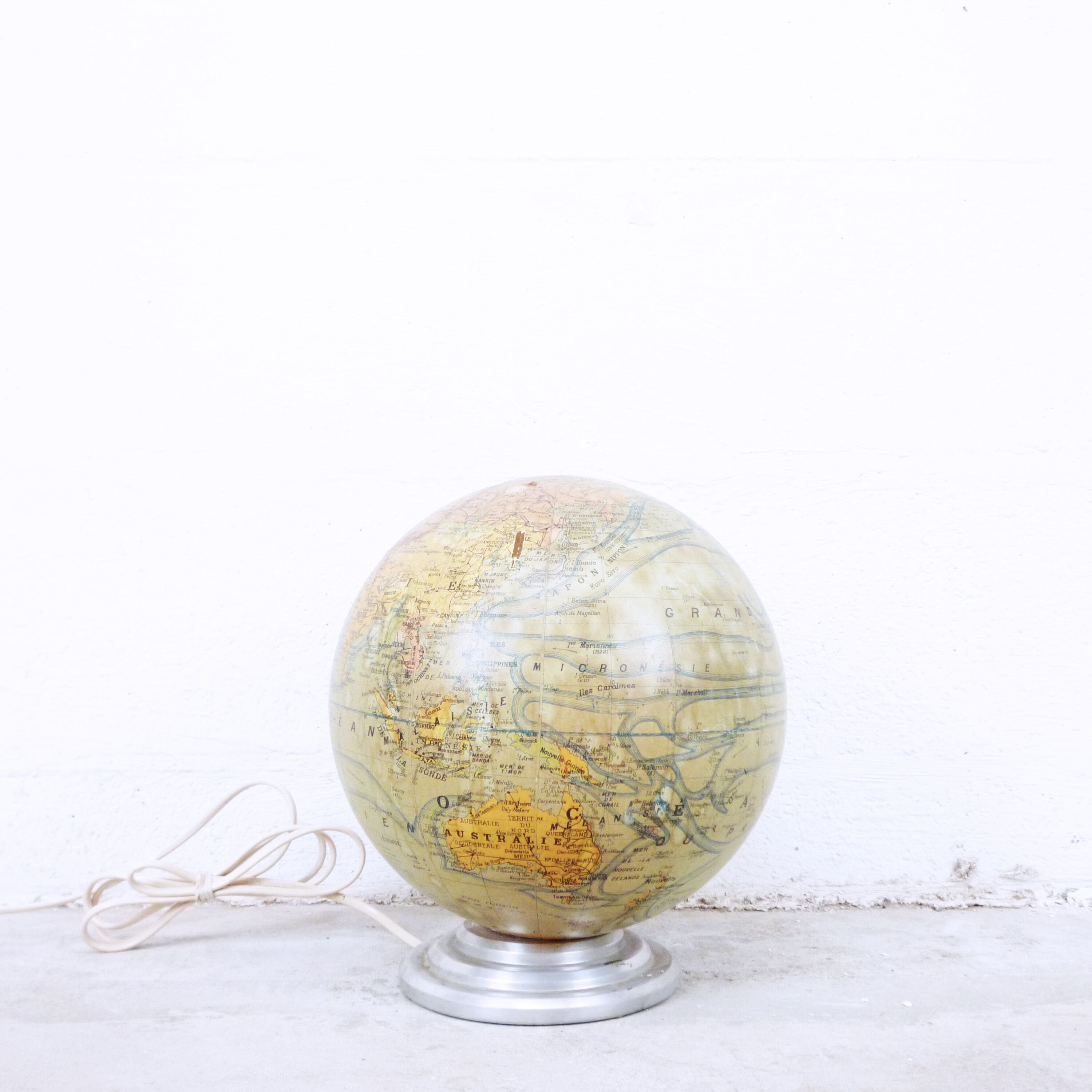 Globe J.Forest glass, 1940