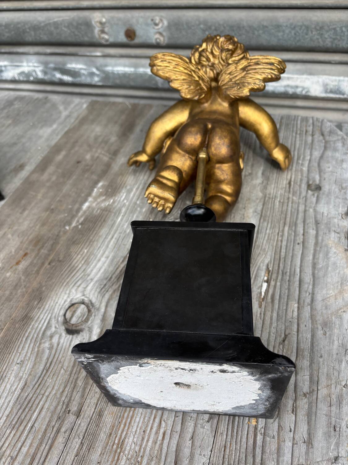 Pair of gilded cherubs on a Napoléon III base