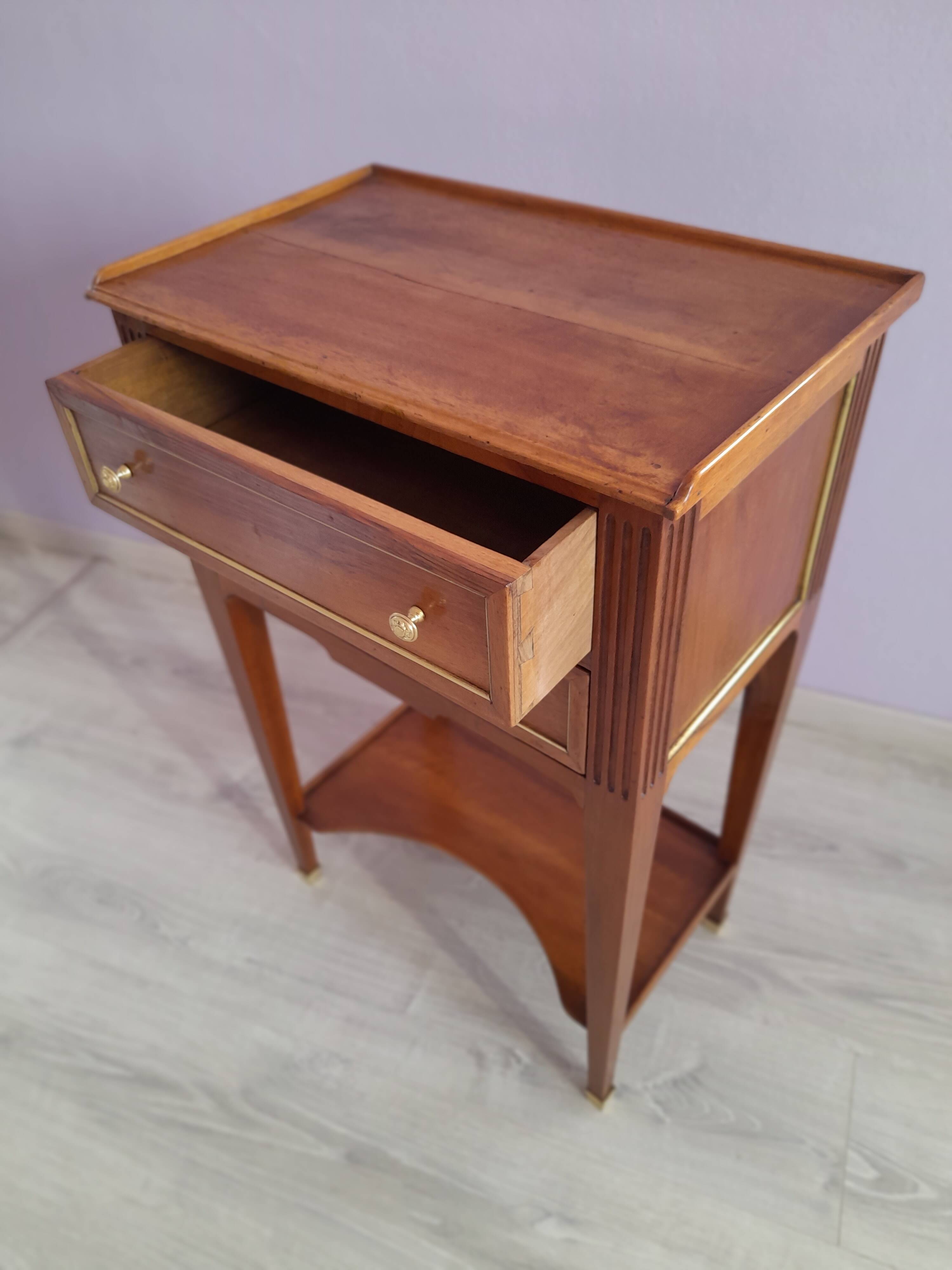 Louis XVI chest of drawers