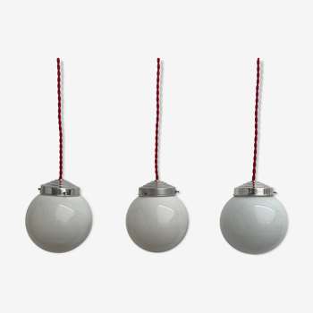 Lot 3 suspensions vintage en opaline 13 cm