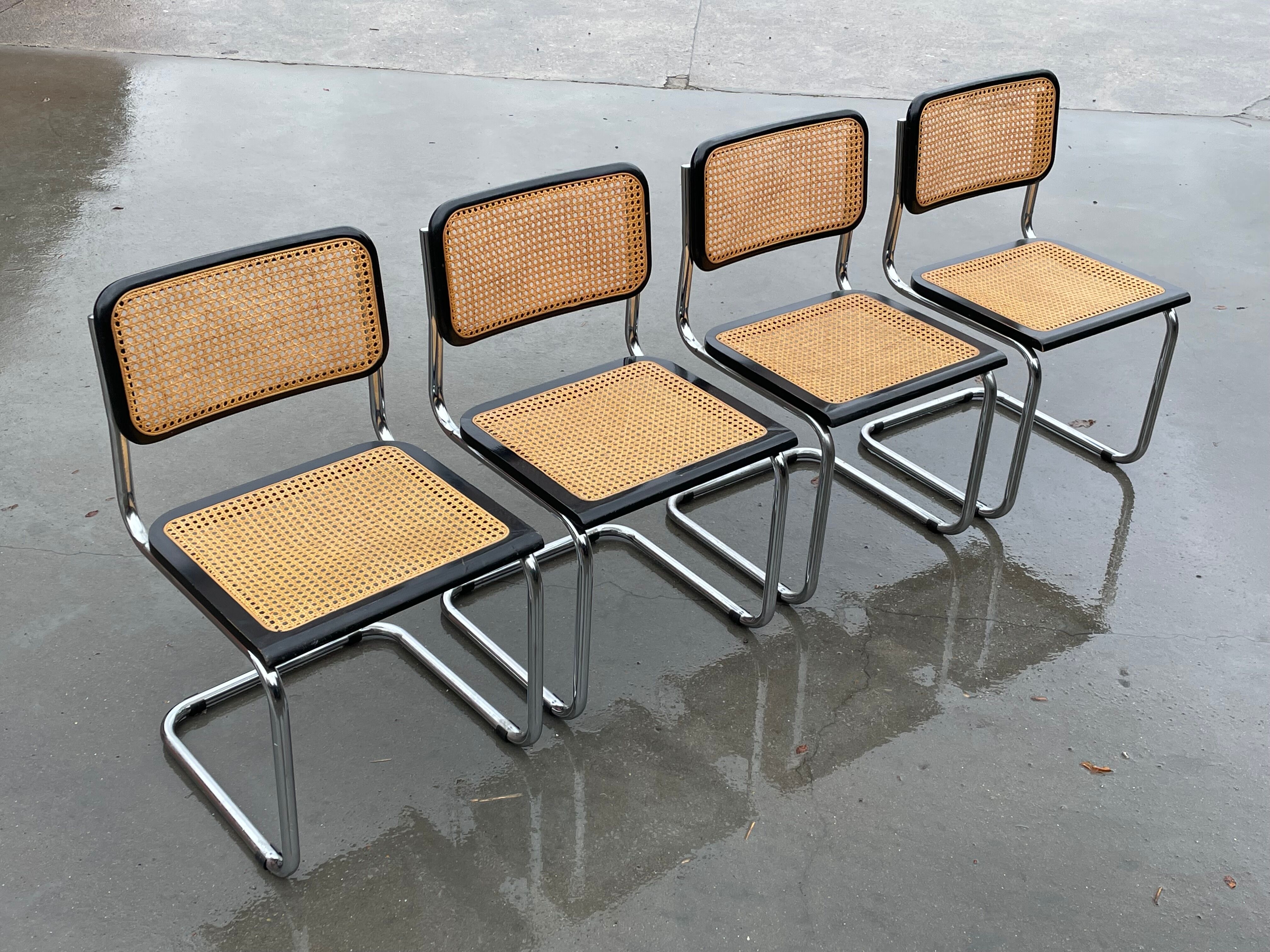 Set of 4 vintage chairs model Cesca B32 in black and chrome
