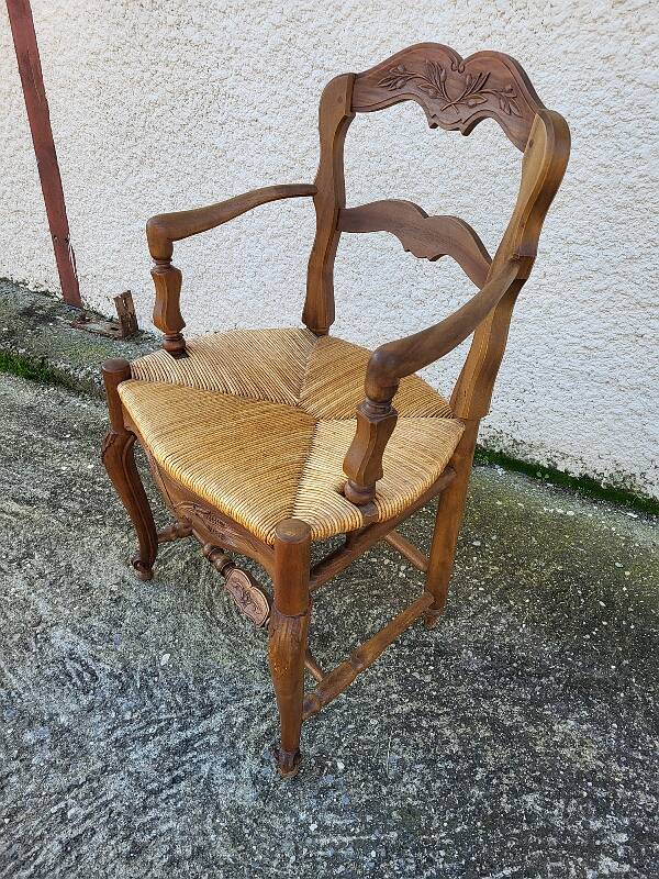 Provencal straw armchair in walnut
