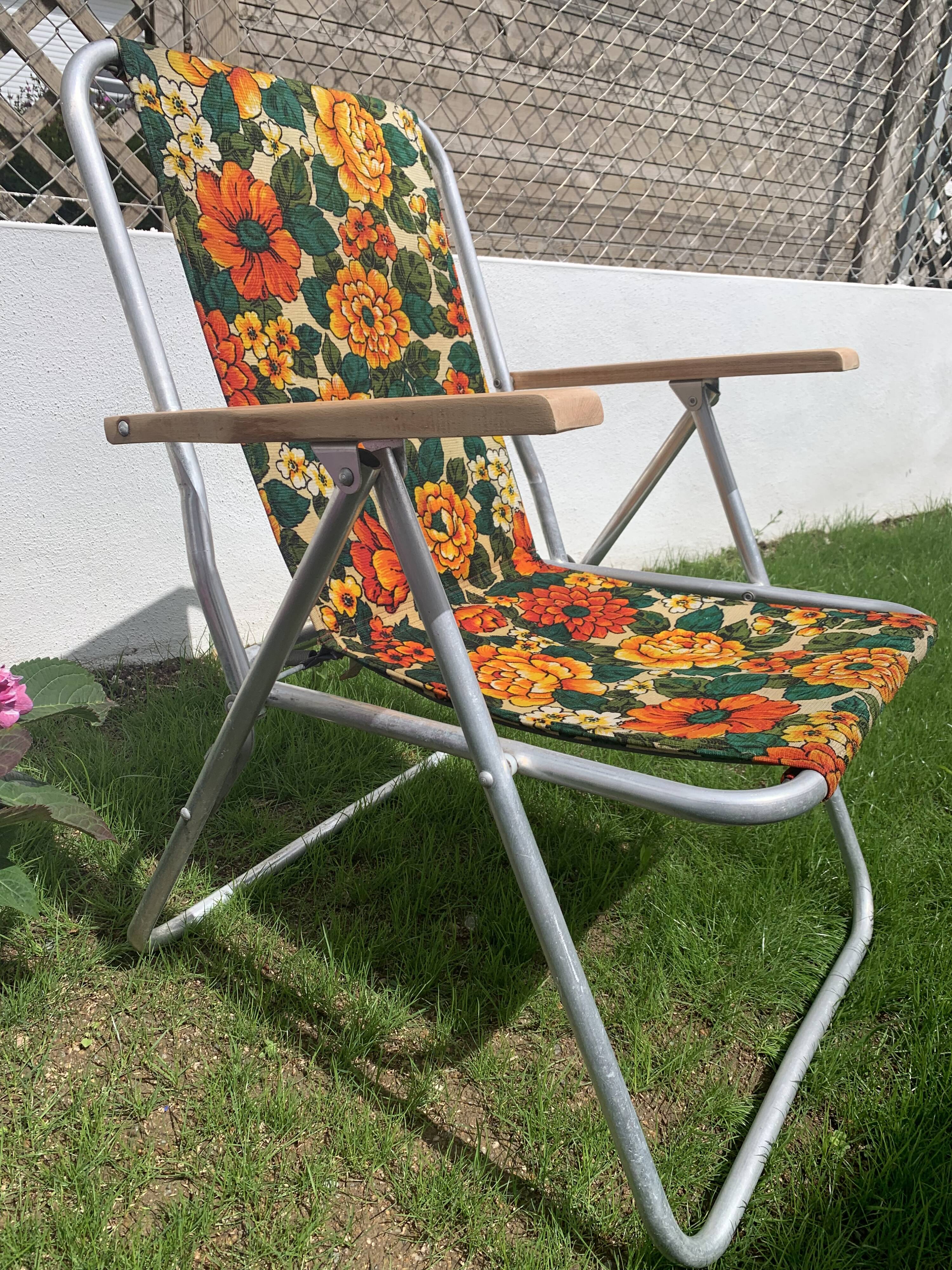 Folding garden chair