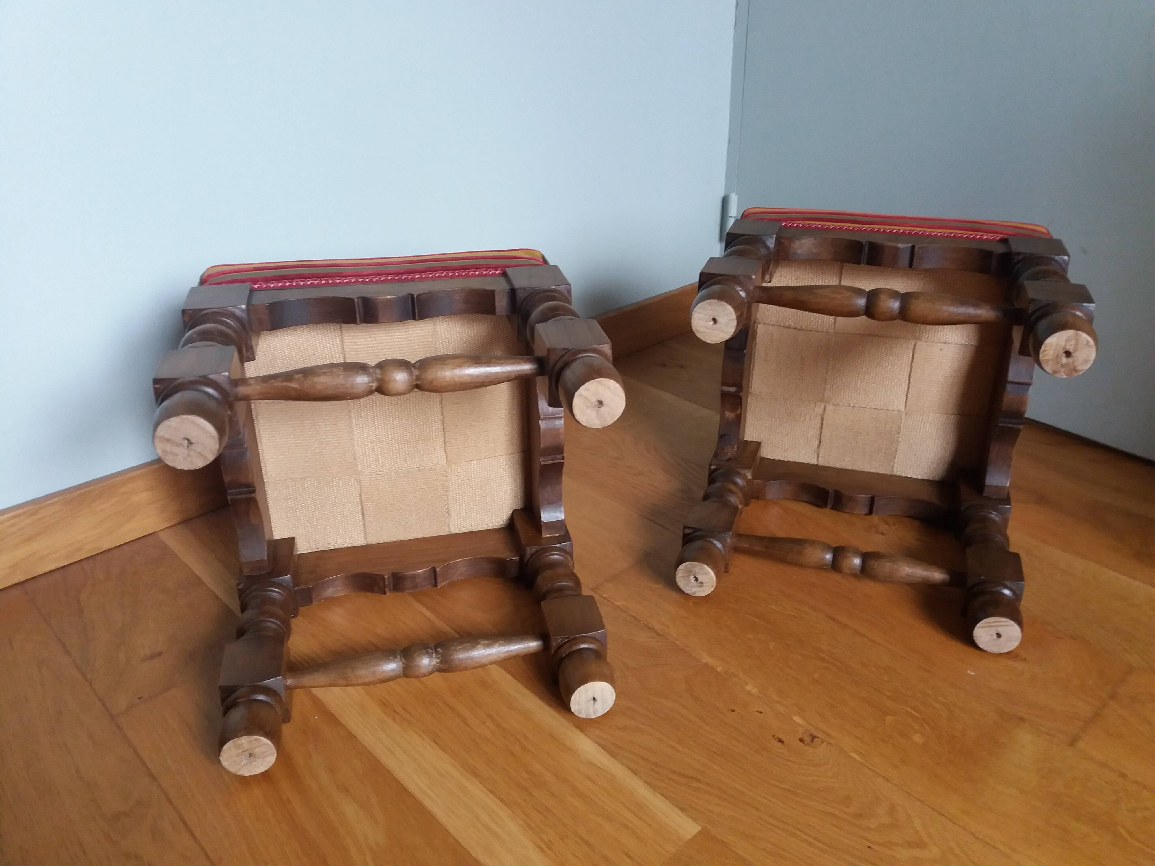 Velvet fabric footrest