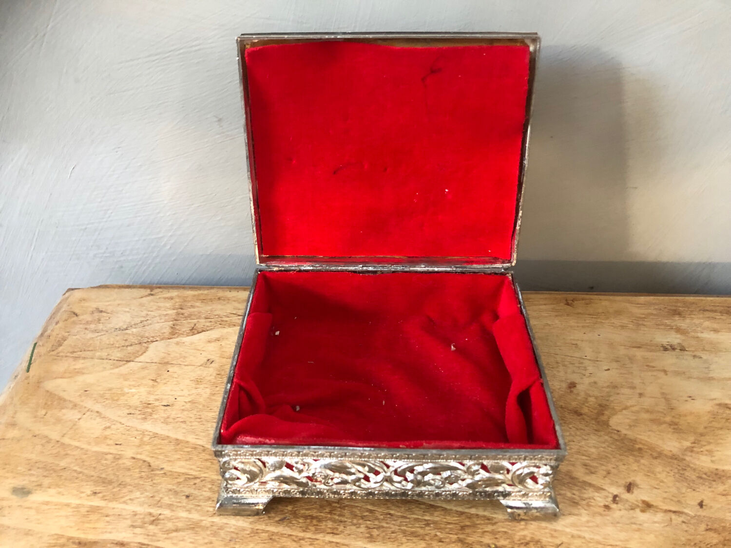 Silver metal jewelry box