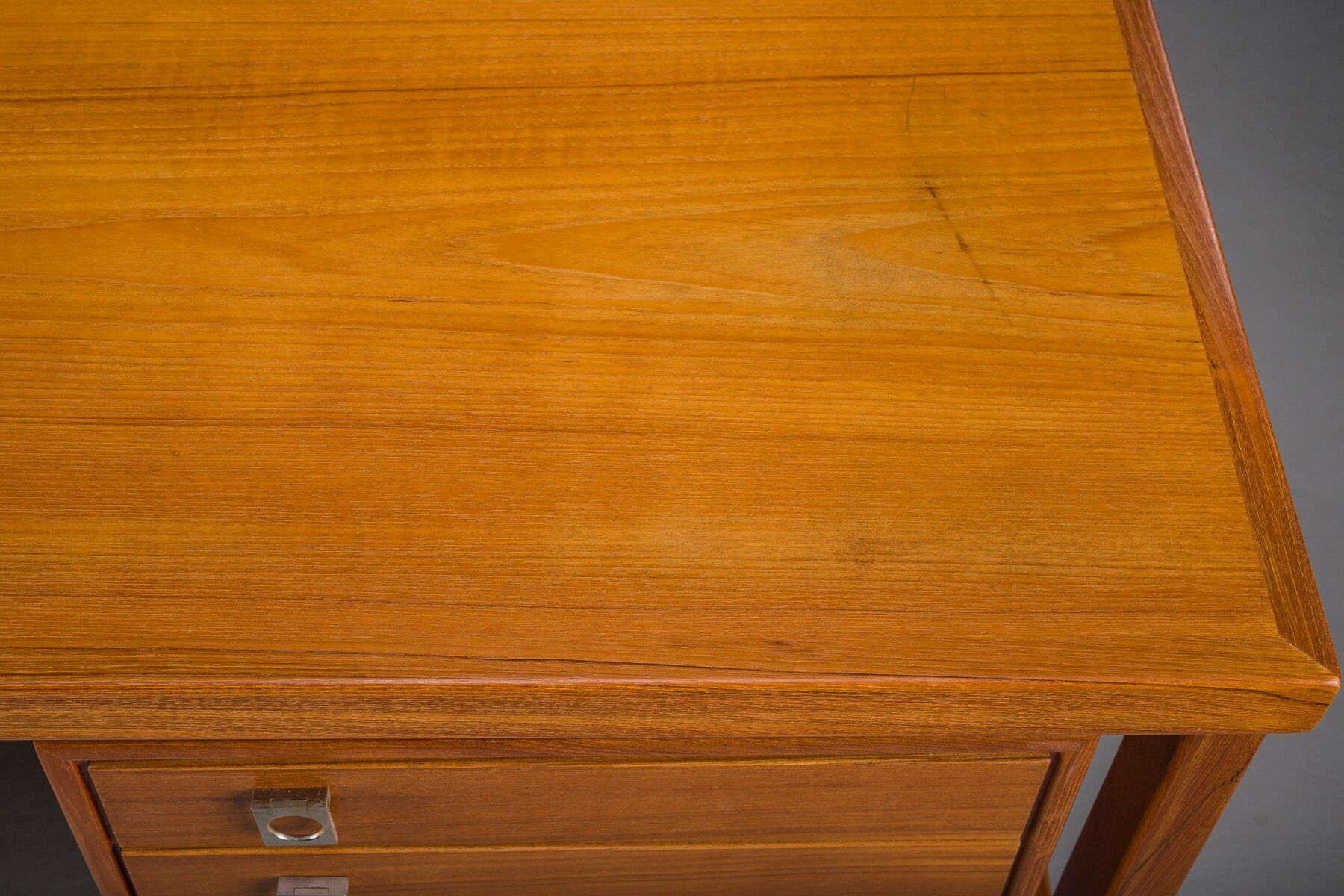 Bureau exécutif danois en teck par Arne Vodder pour H.P. Hansen, années 1960
