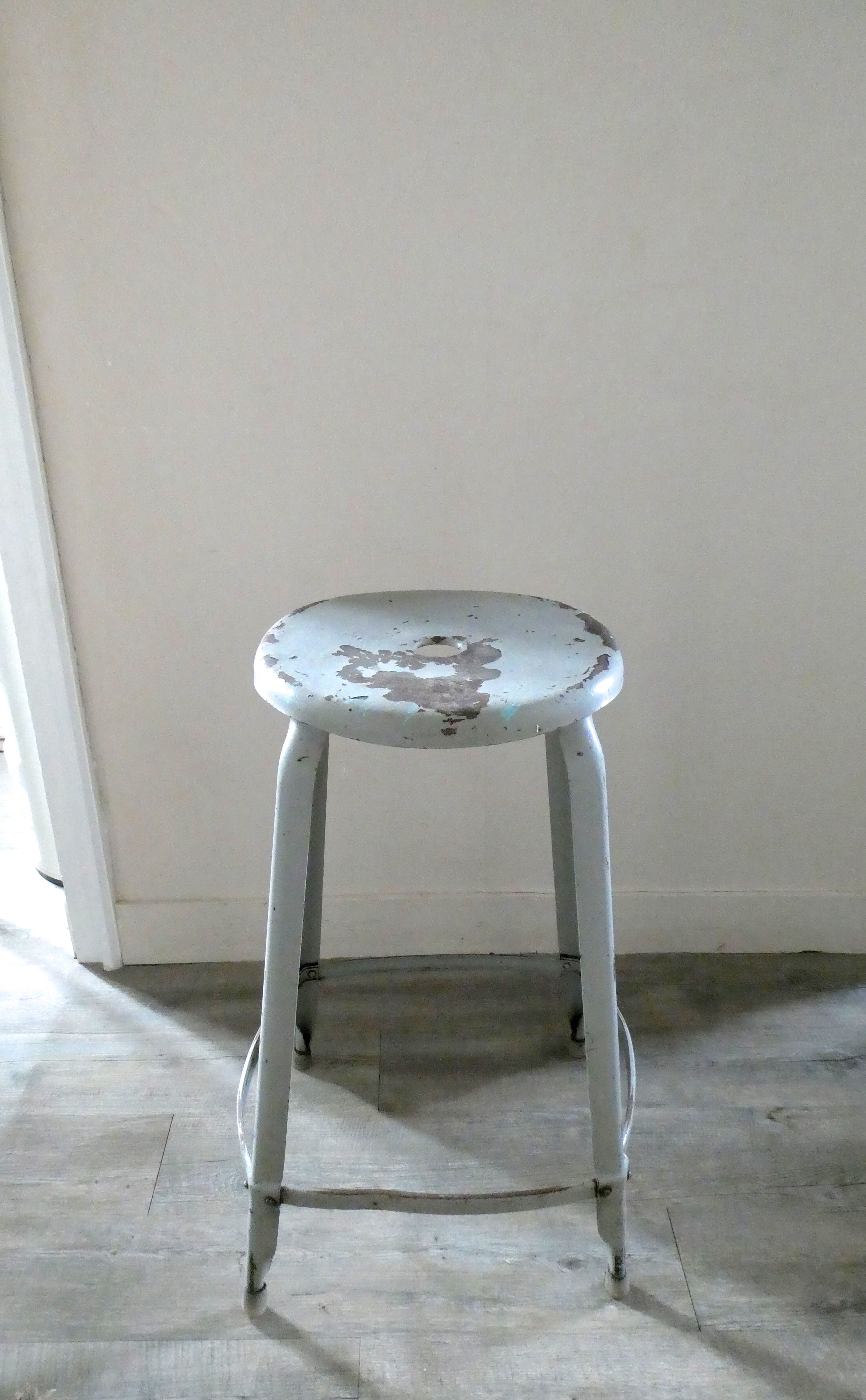 Nicolle workshop high stool in gray metal