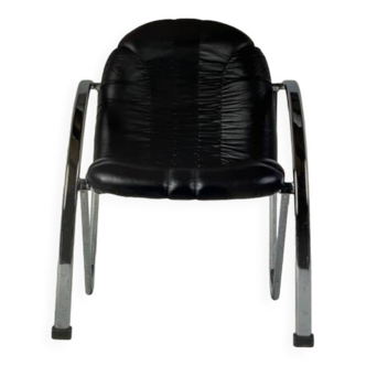 Fauteuil rétro en cuir noir et acier chromé